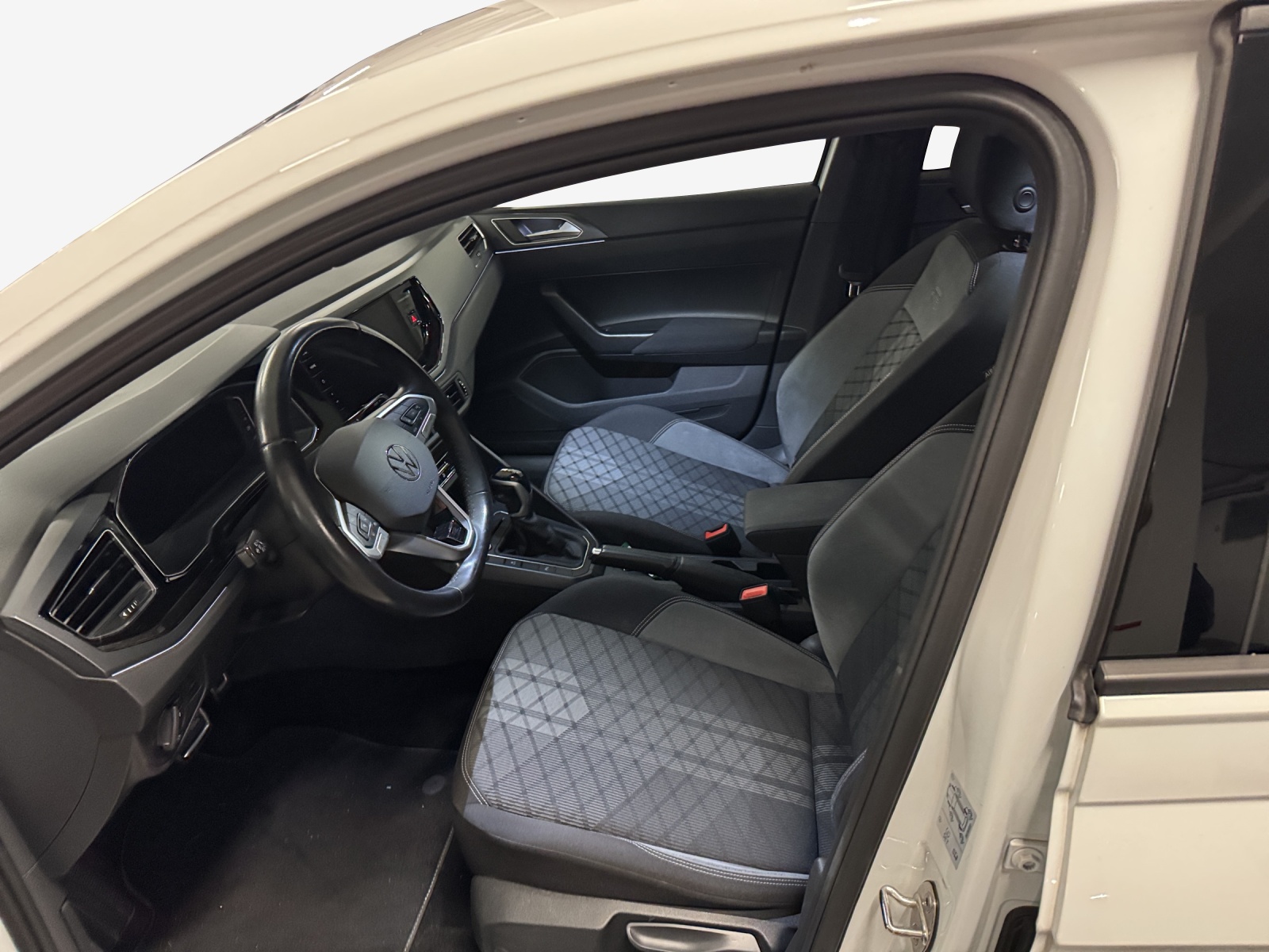 VW Polo 1.0 TSI R-Line DSG-image-7