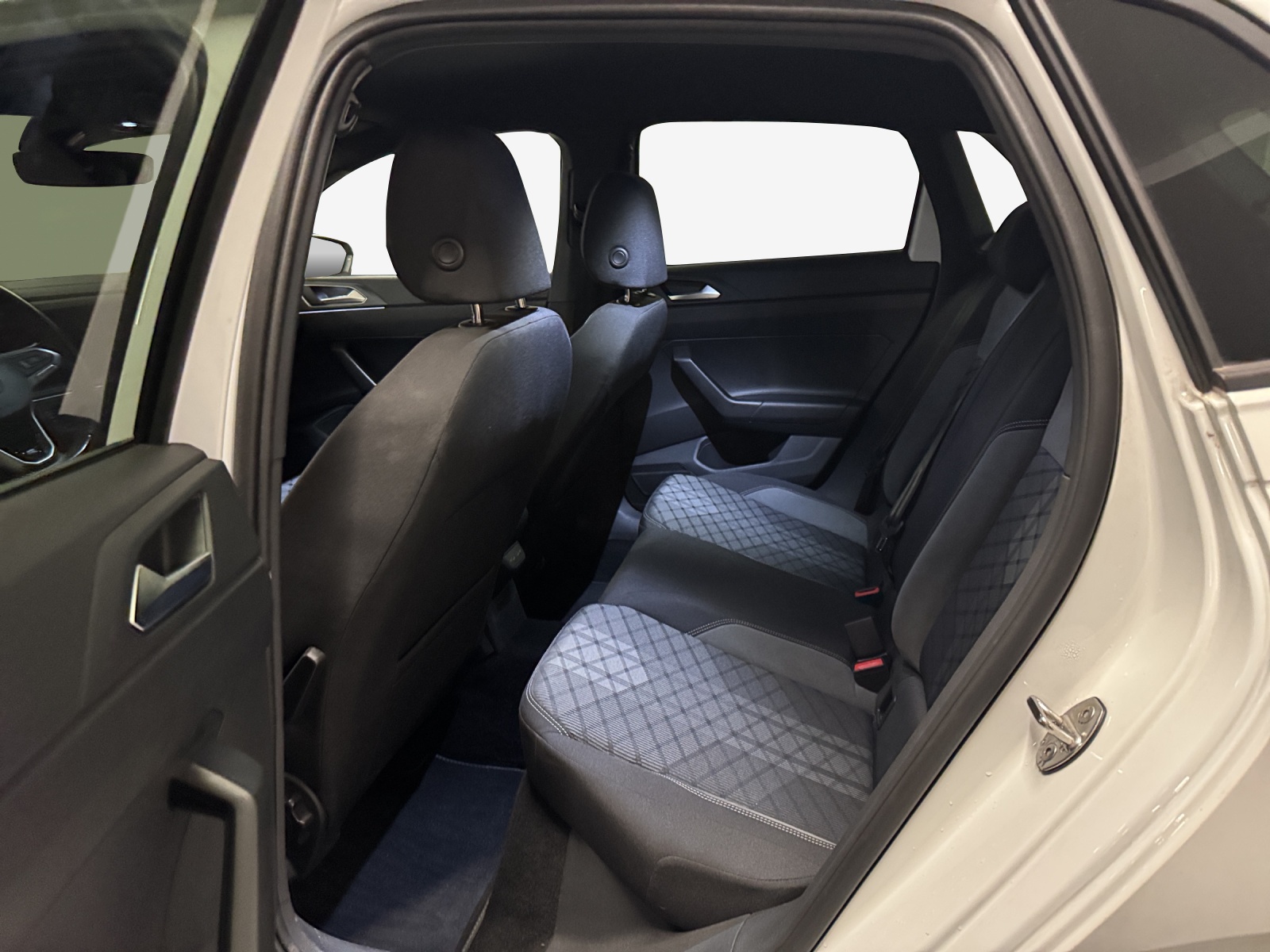 VW Polo 1.0 TSI R-Line DSG-image-11