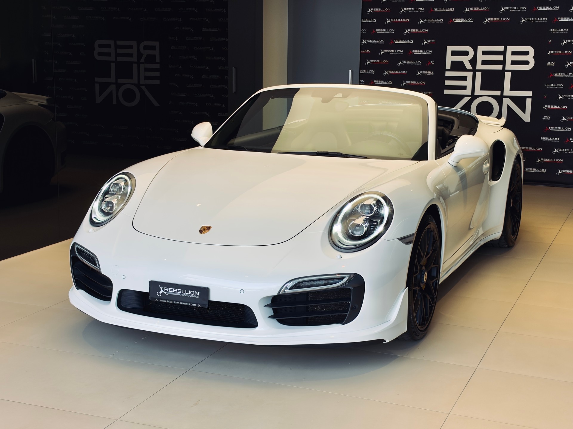 PORSCHE 911 Turbo S Cabrio PDK-image-0