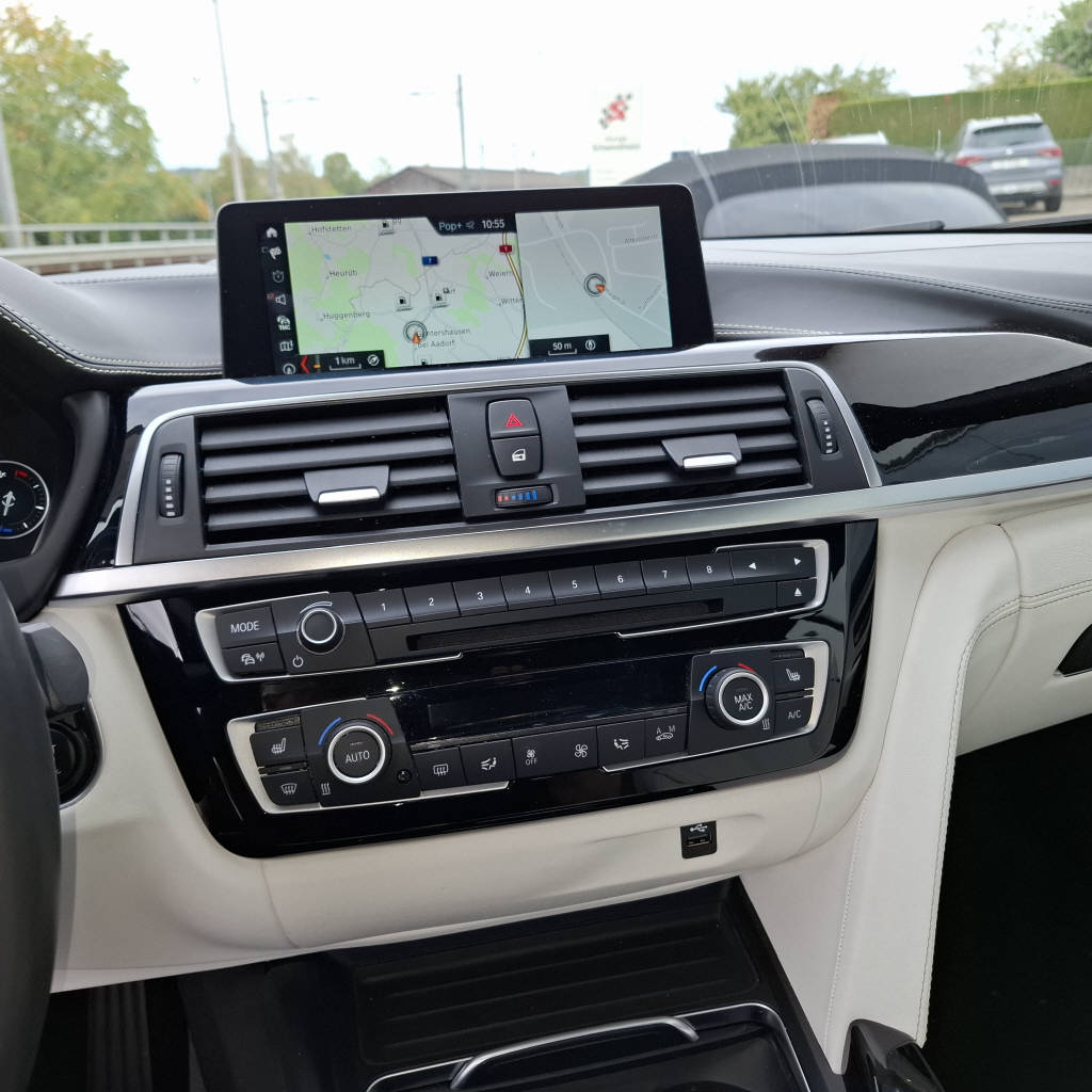 BMW 440i xDrive Cabrio-image-10