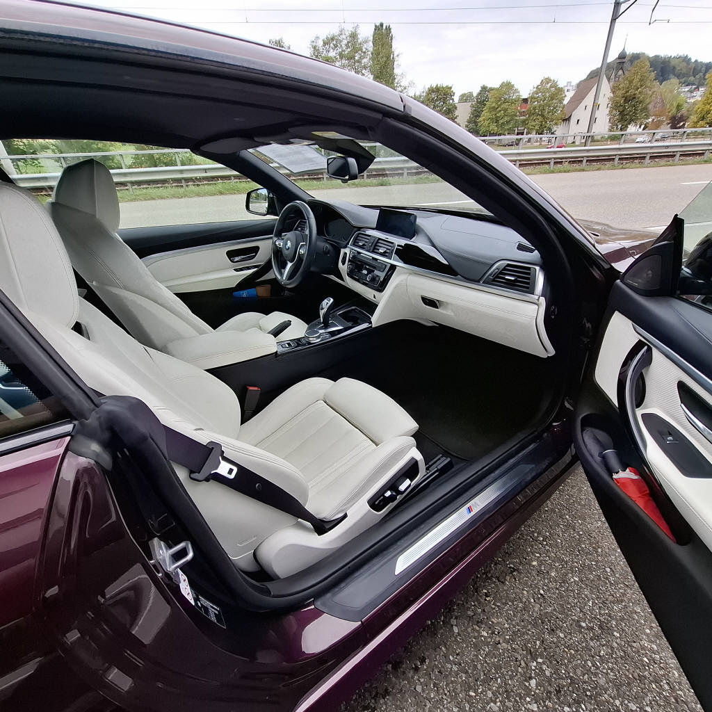 BMW 440i xDrive Cabrio-image-15