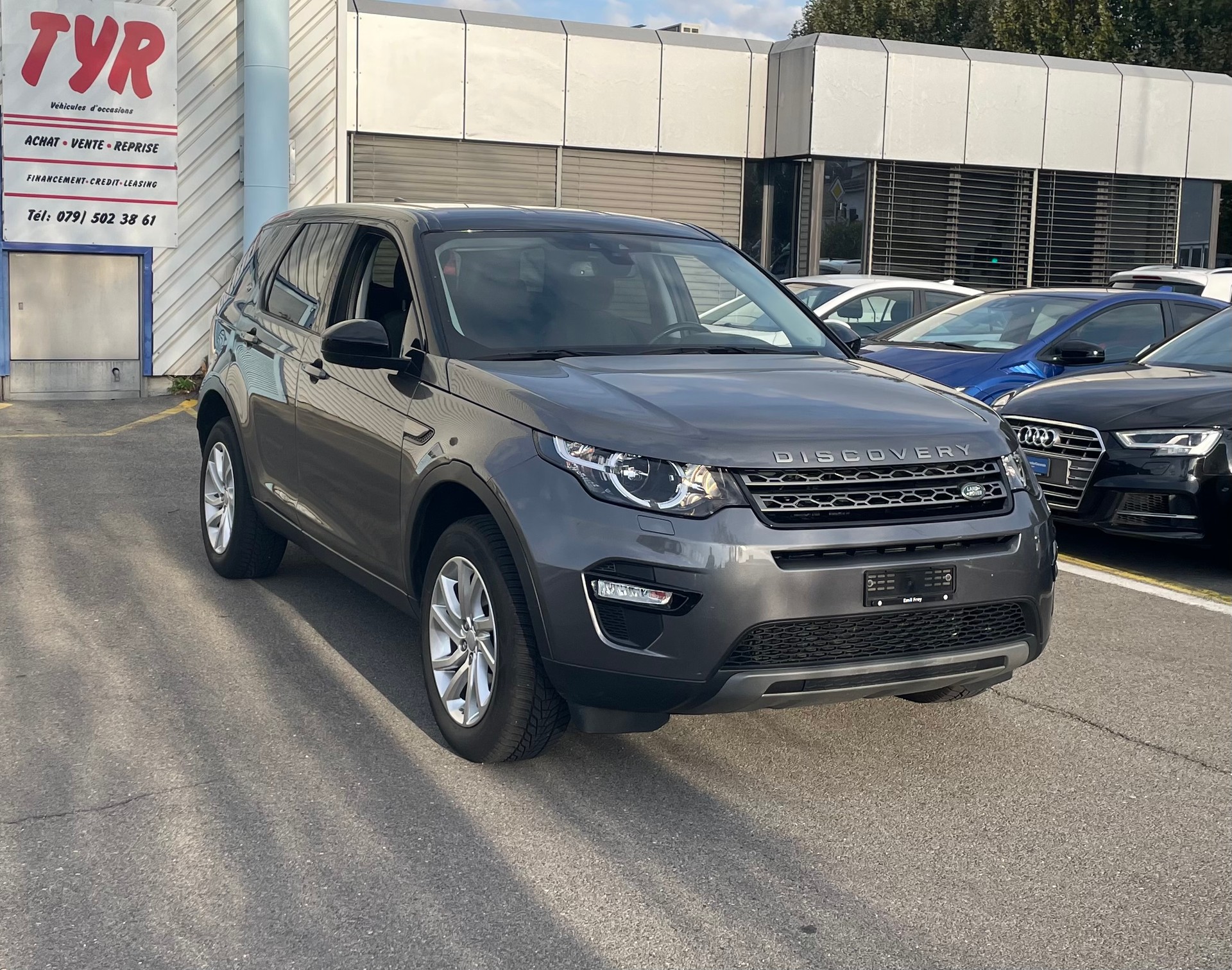 LAND ROVER Discovery Sport 2.0 TD4 SE AT9-image-2