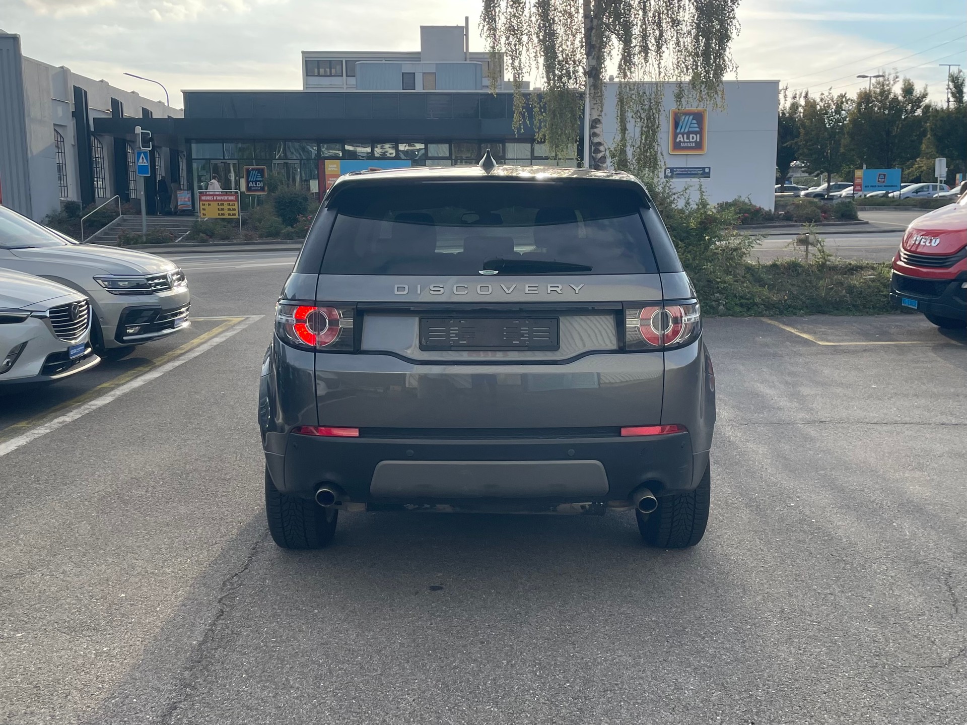 LAND ROVER Discovery Sport 2.0 TD4 SE AT9-image-4