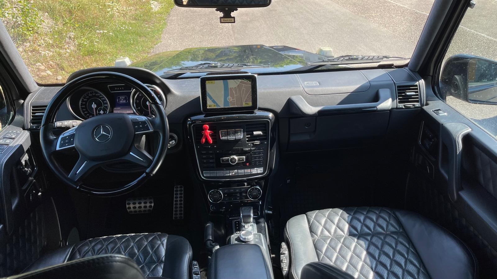 MERCEDES-BENZ G 63 AMG Automatic-image-5