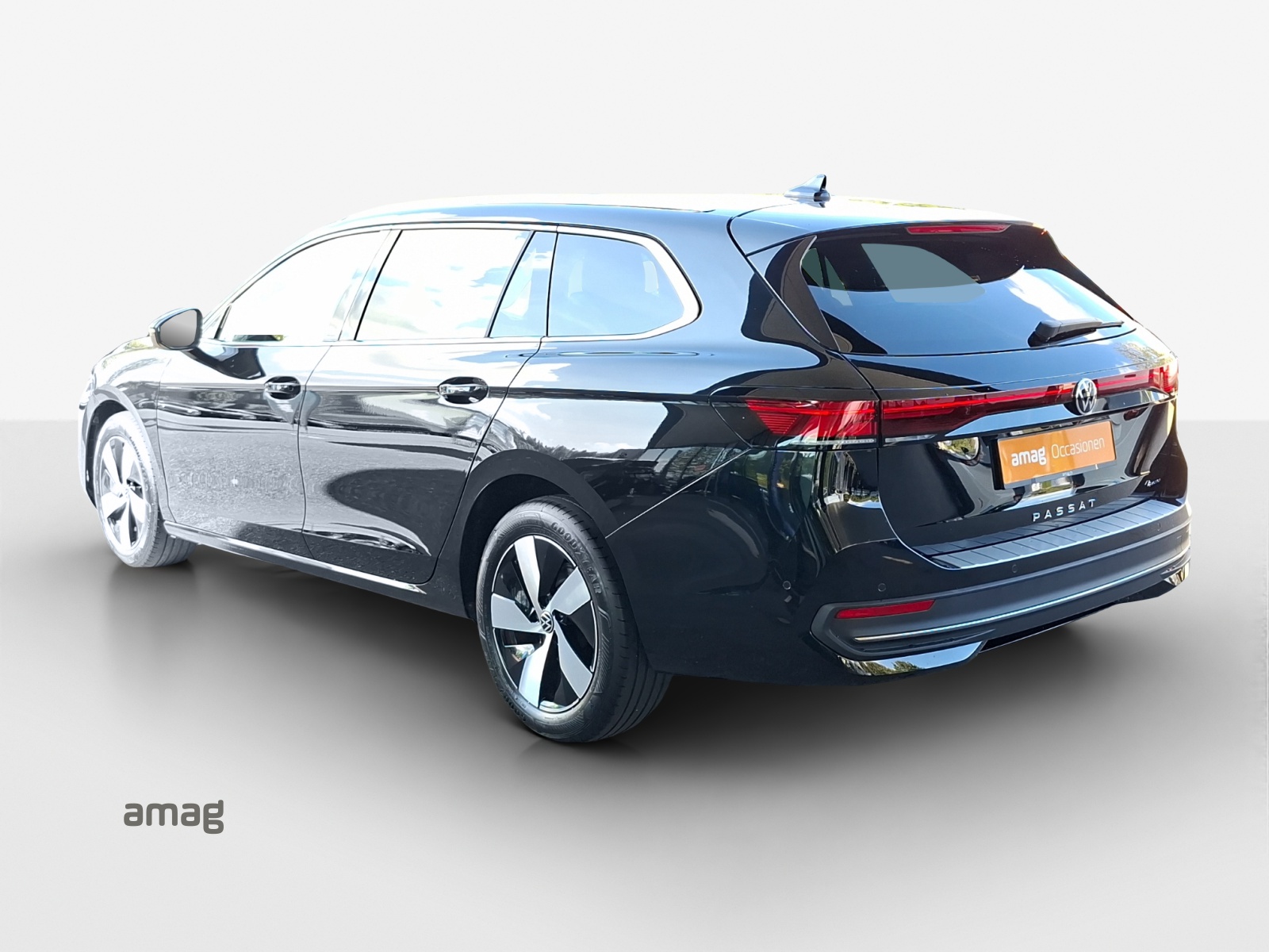 VW Passat Variant 2.0 TDI evo Business 4 Motion DSG-image-2