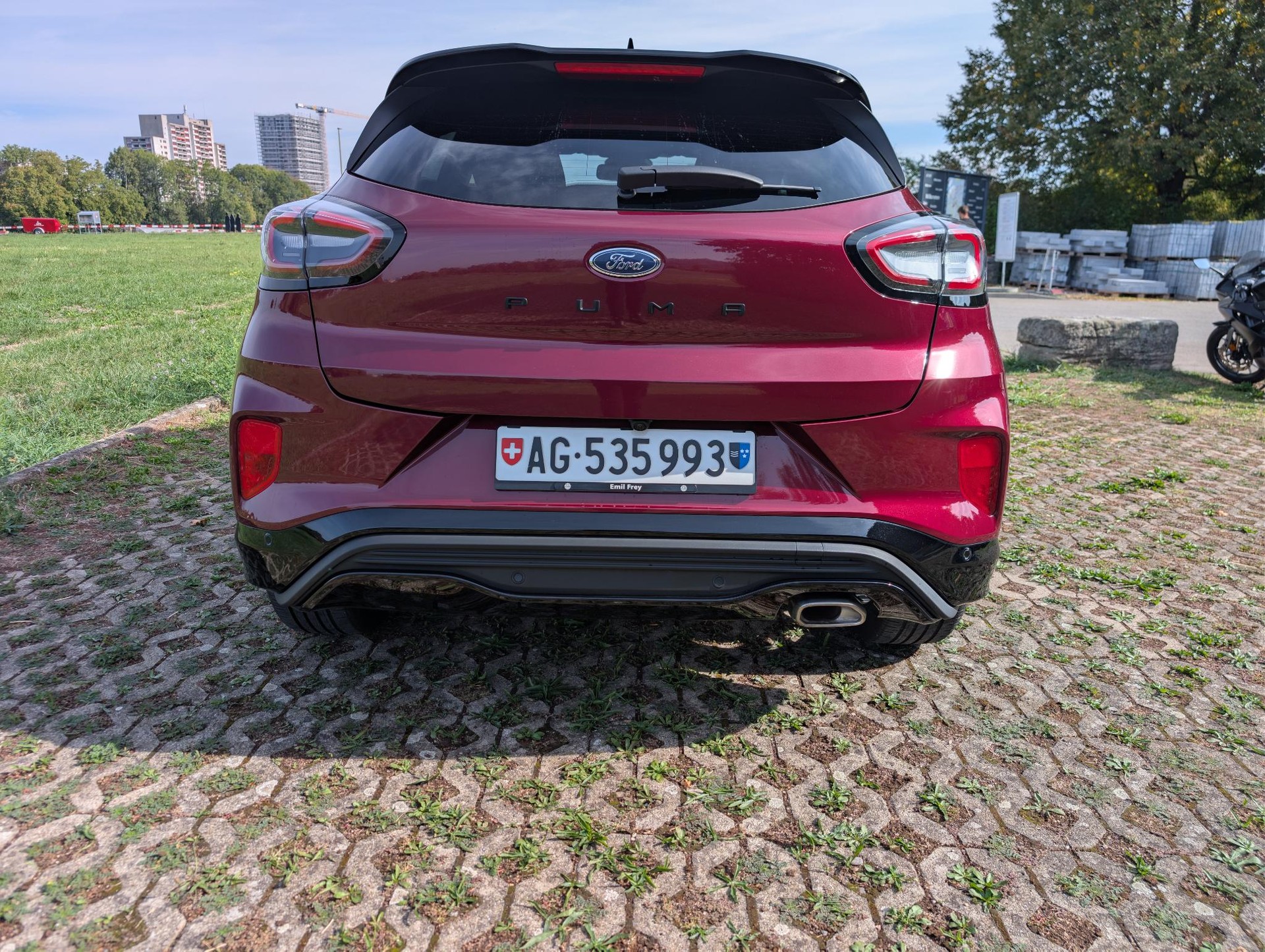 FORD 1.0 EcoB Hybrid 155 Vivid Ruby Edition-image-3