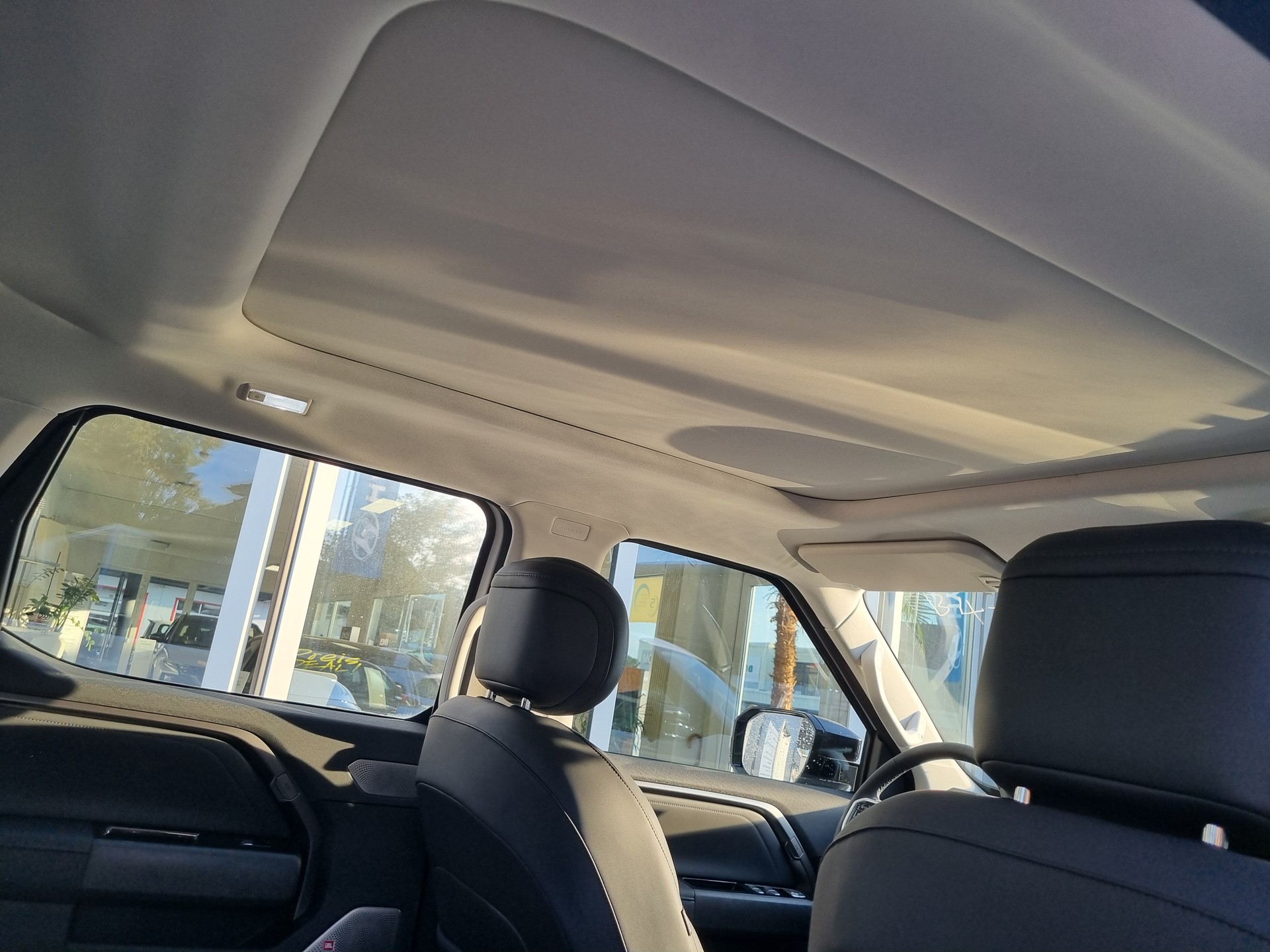 MAXUS eTerron 9 102kWh Premium-image-10