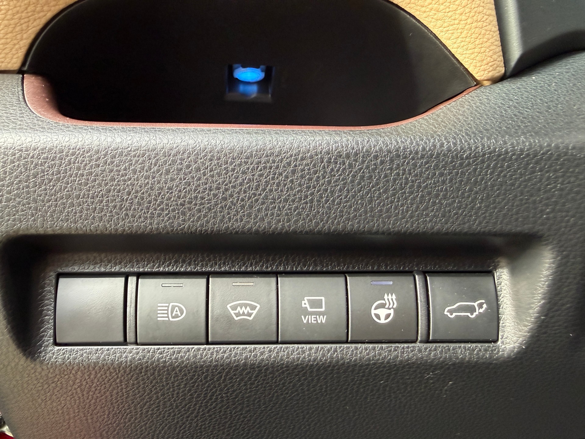 TOYOTA RAV-4 2.0 PREMIUM 4x4 mit mega Ausstattung Automat Multidrive S 4WD-image-9