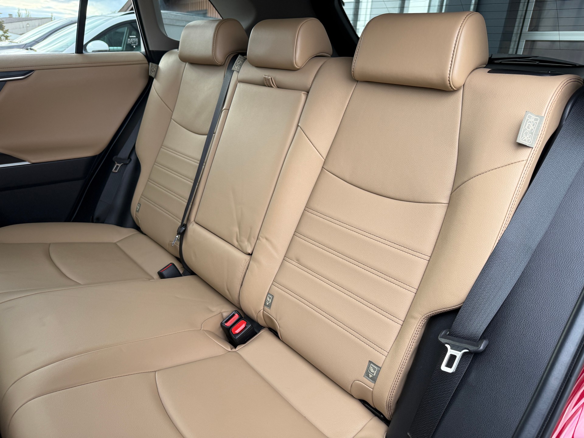 TOYOTA RAV-4 2.0 PREMIUM 4x4 mit mega Ausstattung Automat Multidrive S 4WD-image-13
