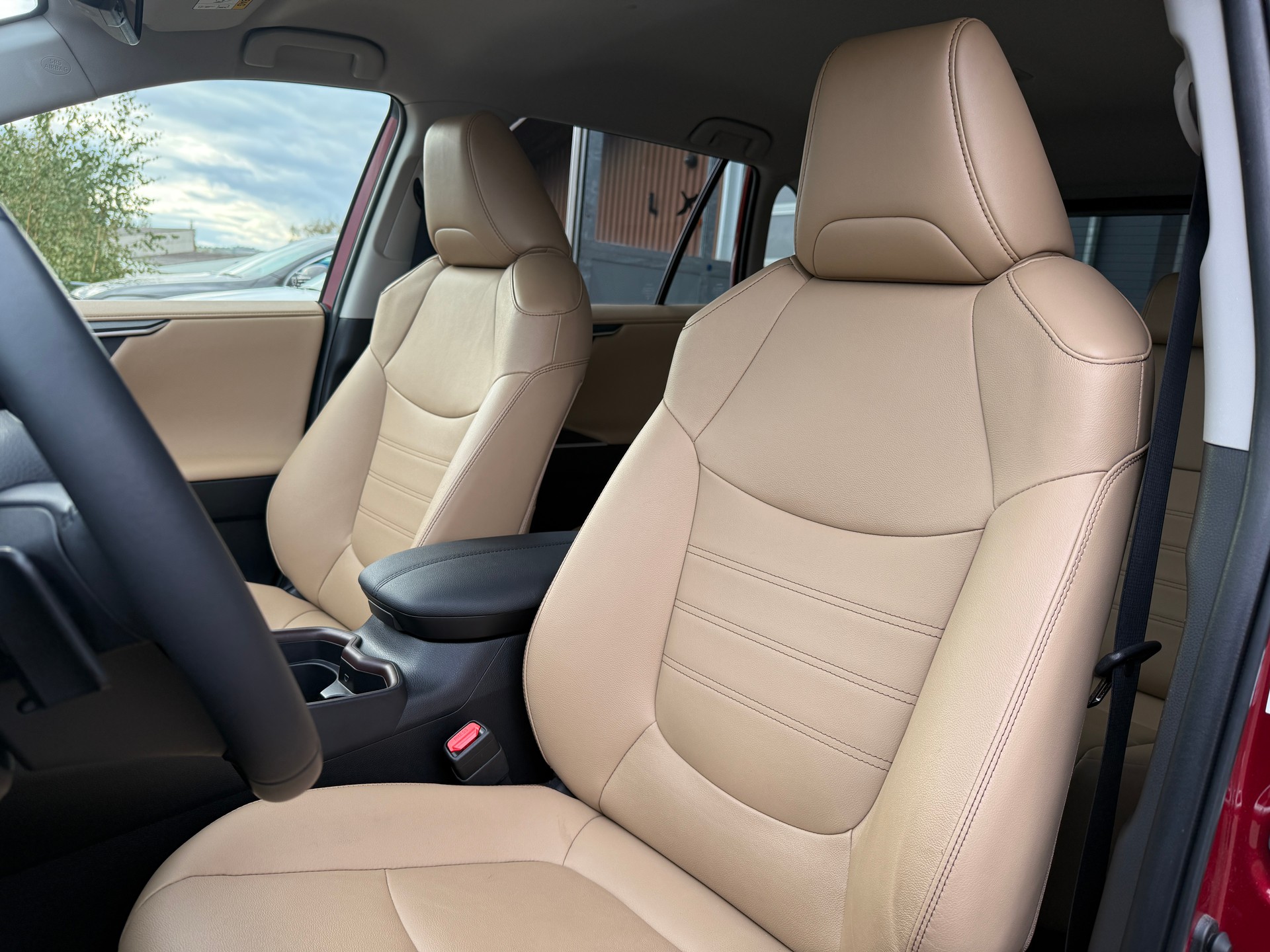 TOYOTA RAV-4 2.0 PREMIUM 4x4 mit mega Ausstattung Automat Multidrive S 4WD-image-4