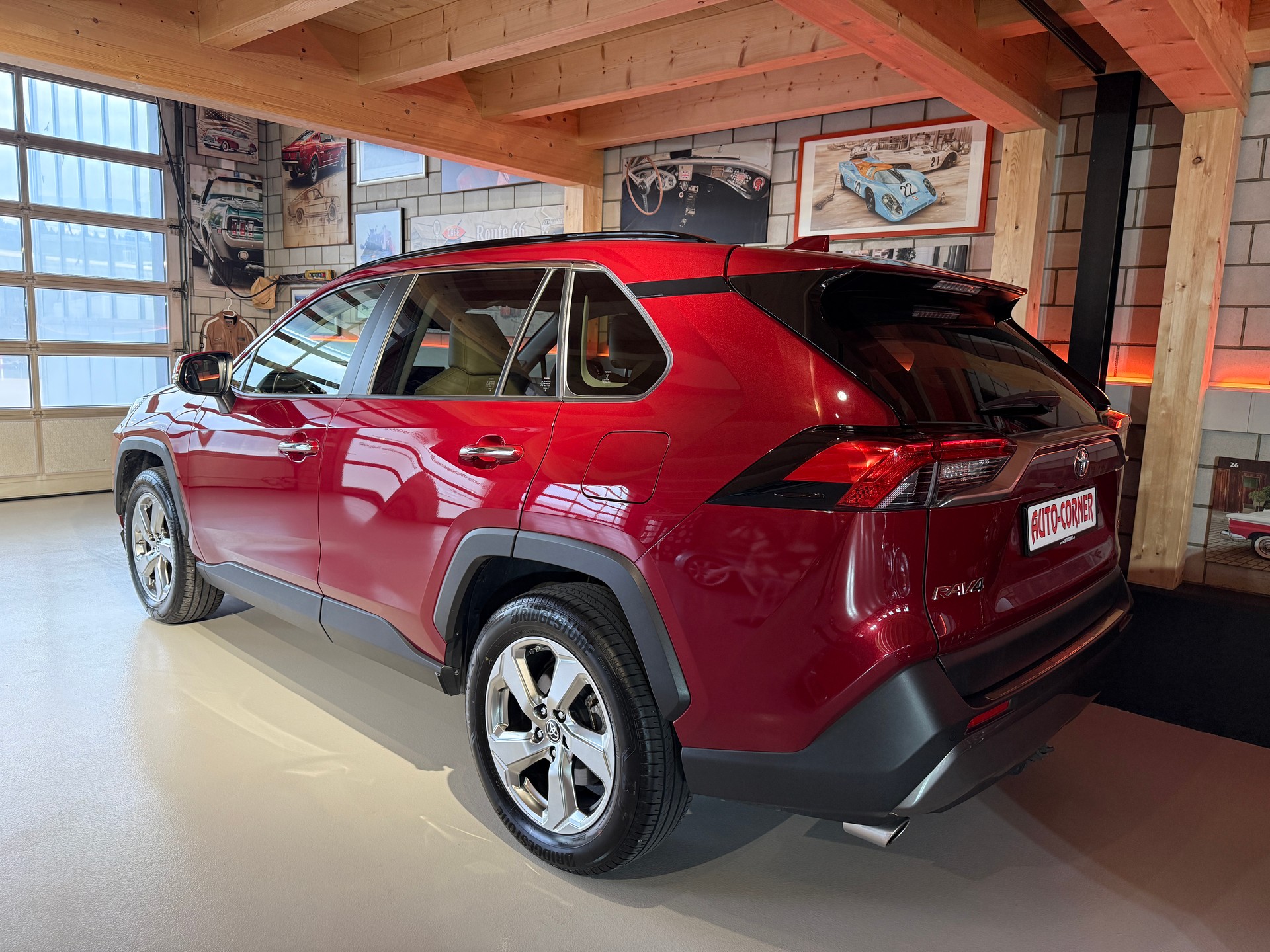 TOYOTA RAV-4 2.0 PREMIUM 4x4 mit mega Ausstattung Automat Multidrive S 4WD-image-2