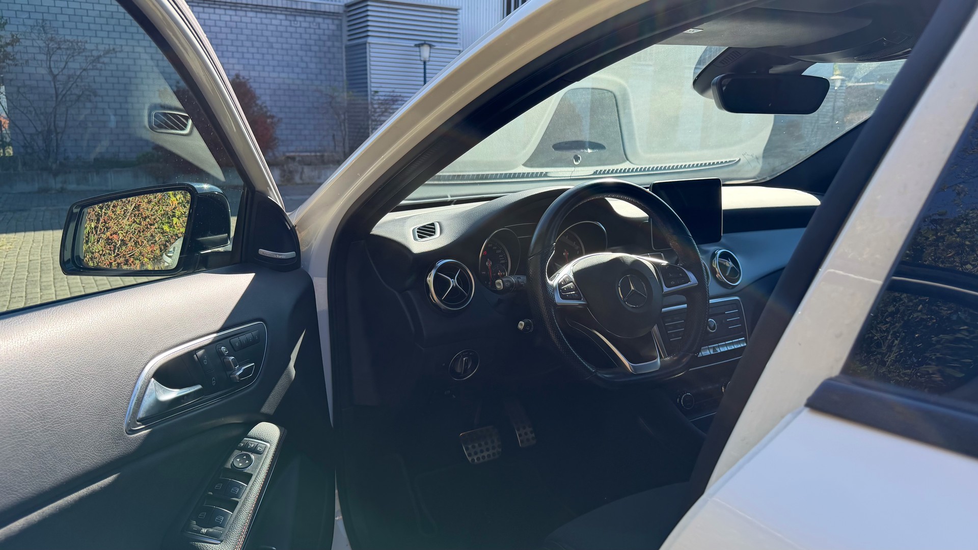 MERCEDES-BENZ GLA 250 4m - AMG Line - Panoramadach-image-4