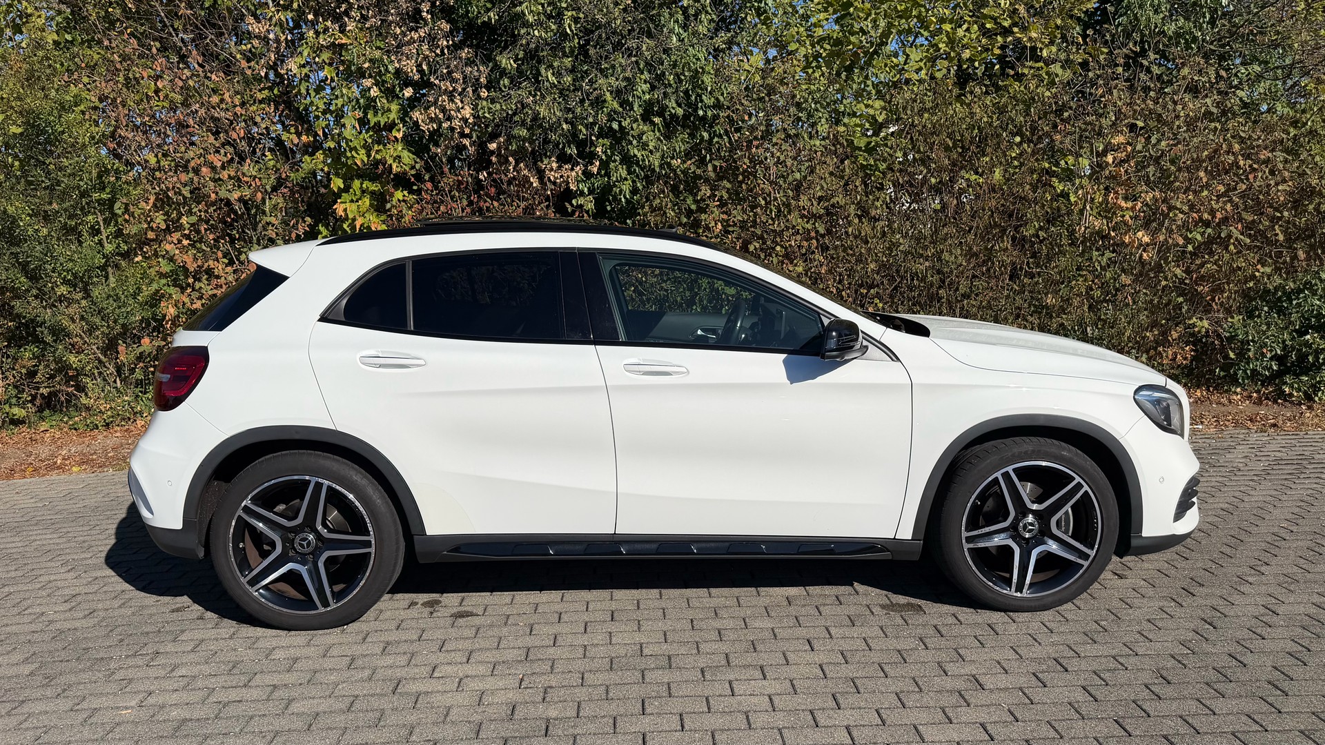 MERCEDES-BENZ GLA 250 4m - AMG Line - Panoramadach-image-11