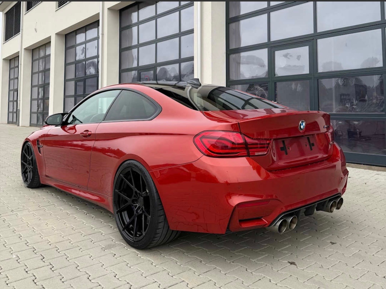 BMW M4-image-1