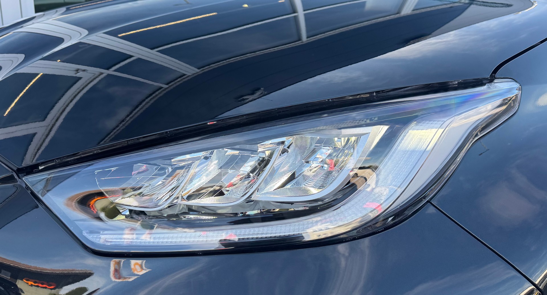 TOYOTA Yaris 1.5 Trend e-CVT-image-2