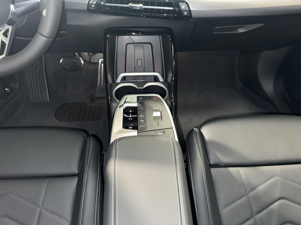 BMW X1 U11 20i sDrive paddles-image-13