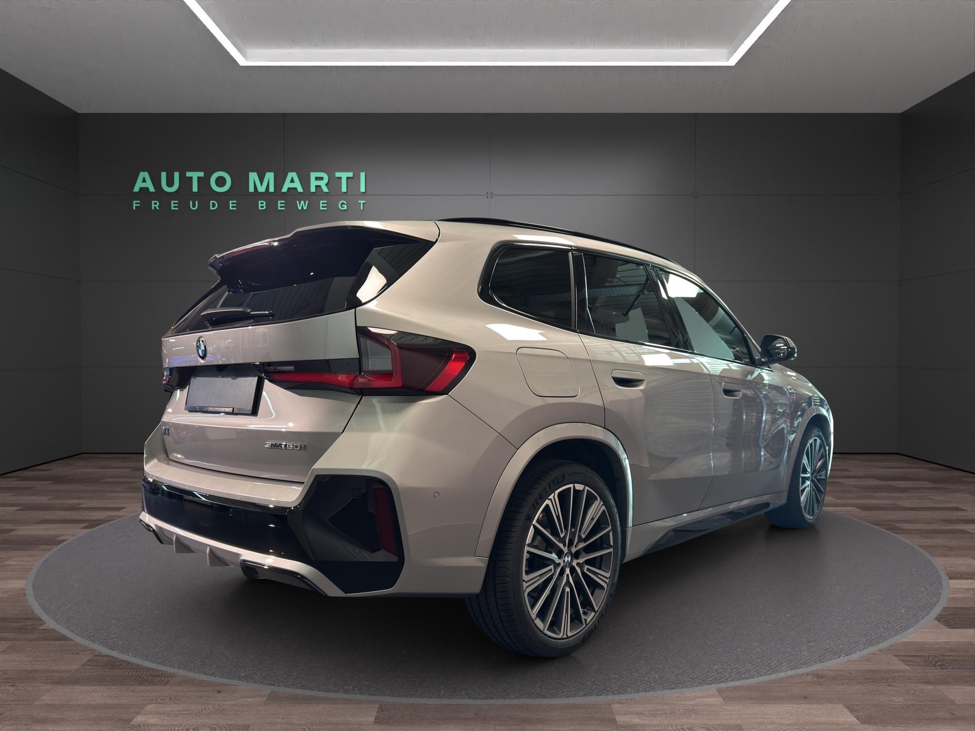 BMW X1 U11 20i sDrive paddles-image-3