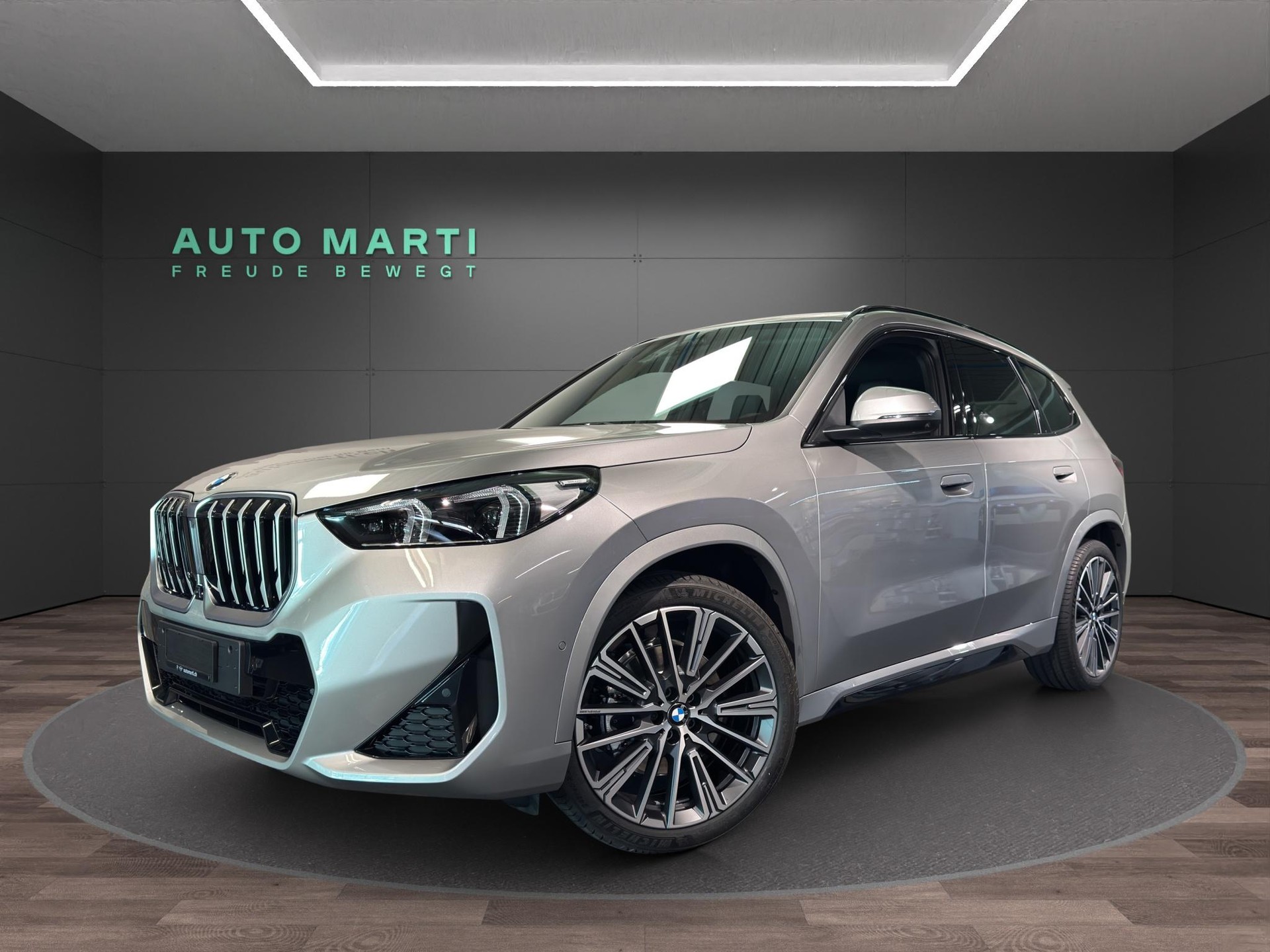 BMW X1 U11 20i sDrive paddles-image-0