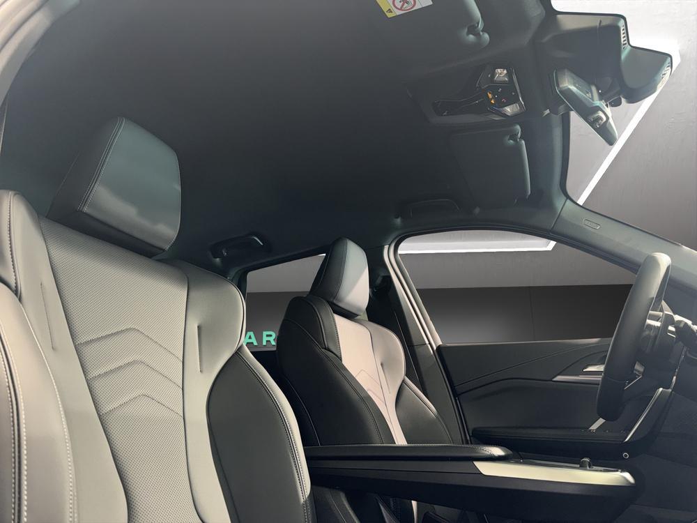 BMW X1 U11 20i sDrive paddles-image-17