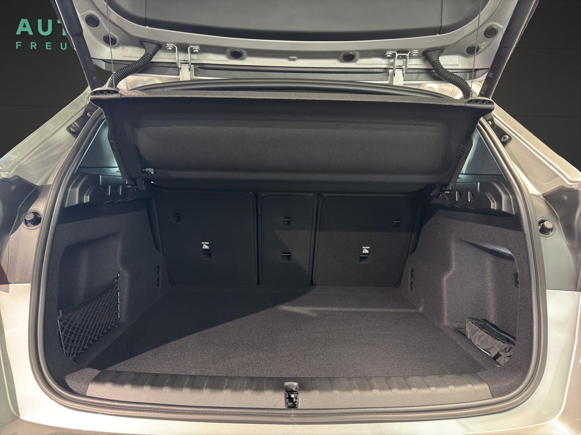 BMW X1 U11 20i sDrive paddles-image-20