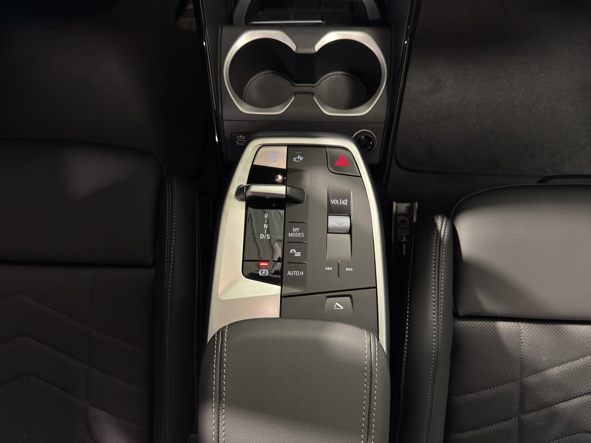 BMW X1 U11 20i sDrive paddles-image-14