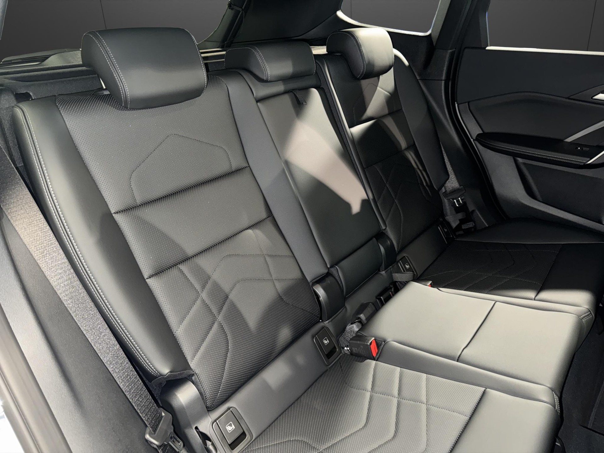 BMW X1 U11 20i sDrive paddles-image-18