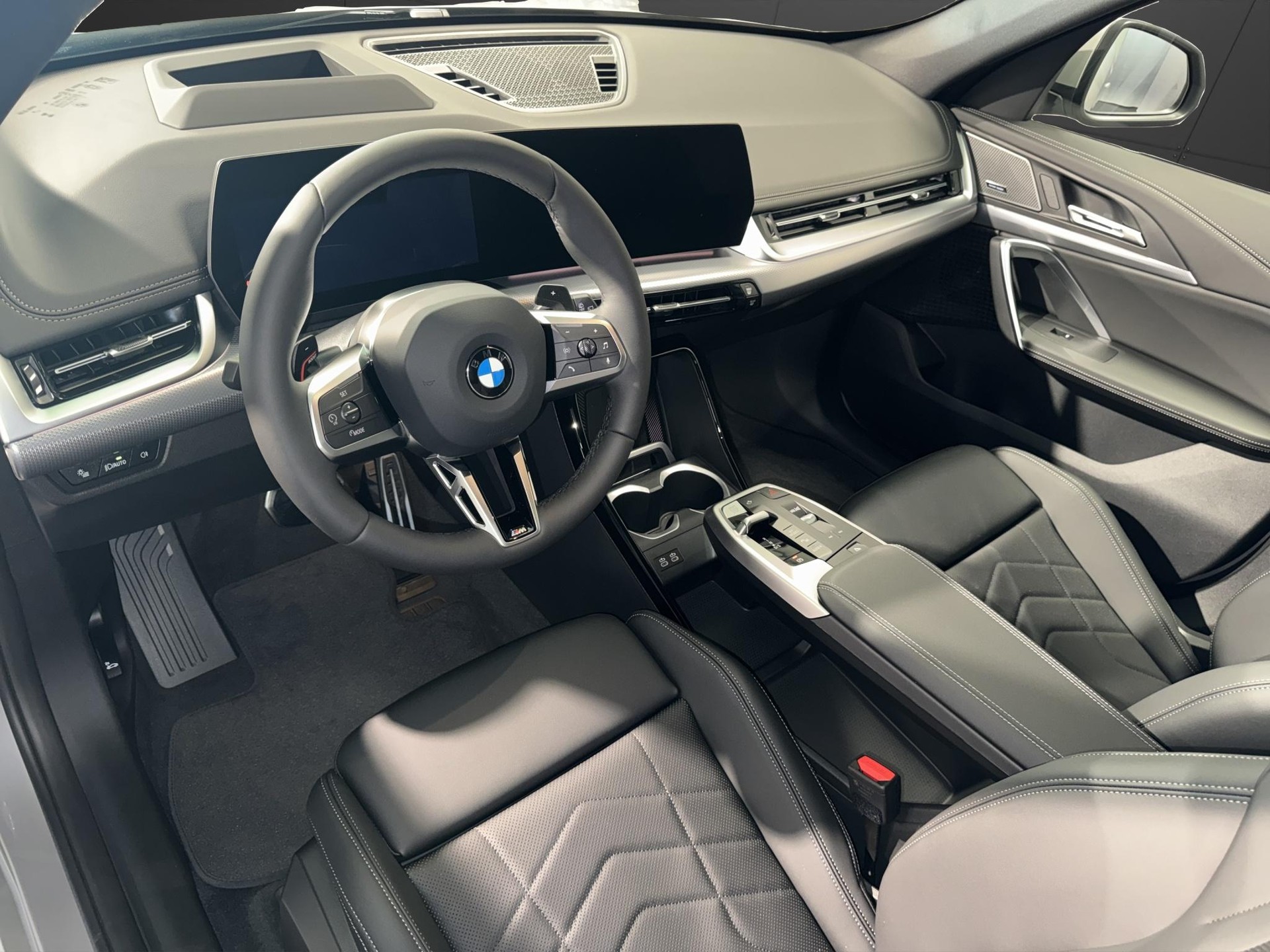 BMW X1 U11 20i sDrive paddles-image-8