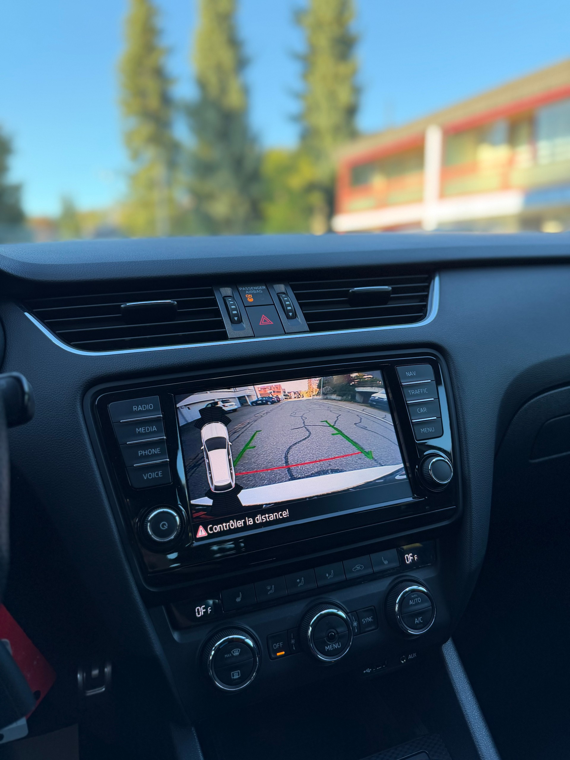 SKODA Octavia Combi 2.0 TSI RS DSG-image-11