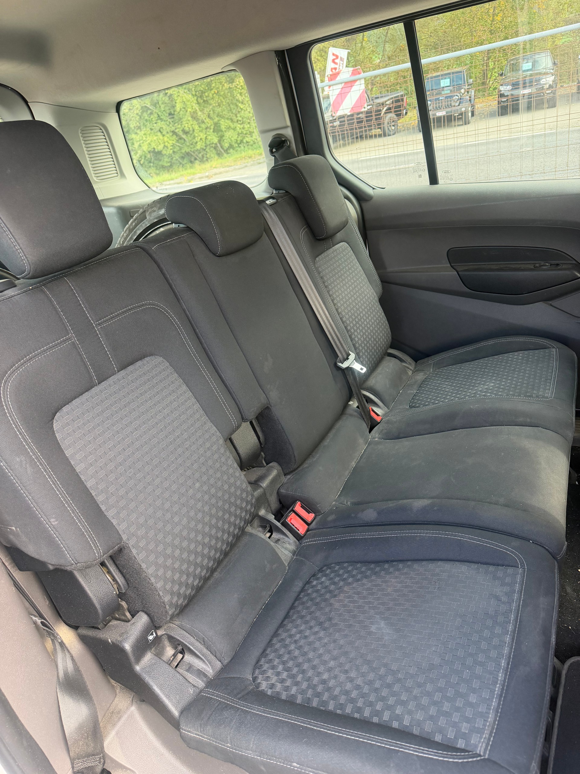 FORD Grand Tourneo Connect 1.5 TDCi Trend-image-6