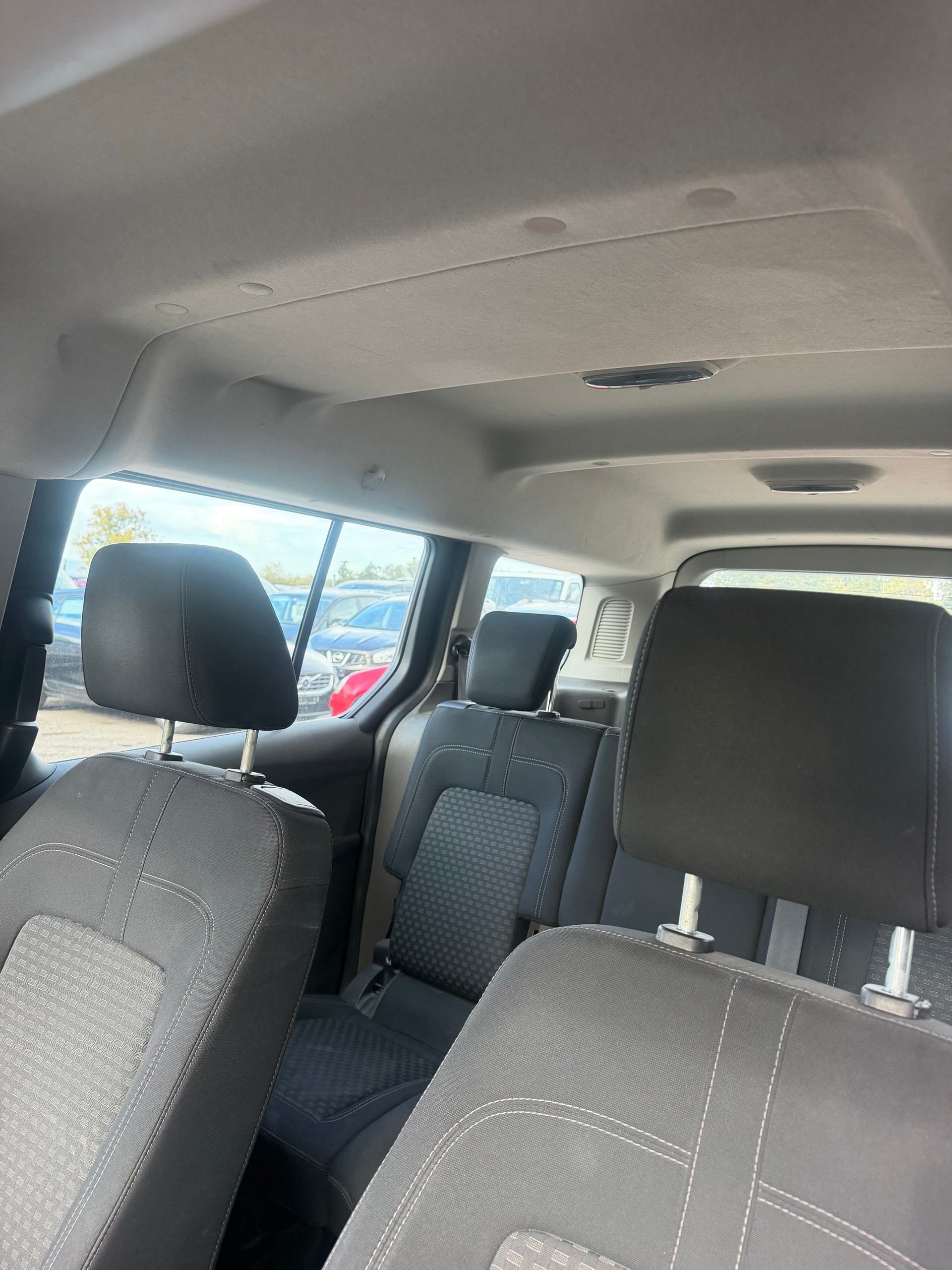 FORD Grand Tourneo Connect 1.5 TDCi Trend-image-9