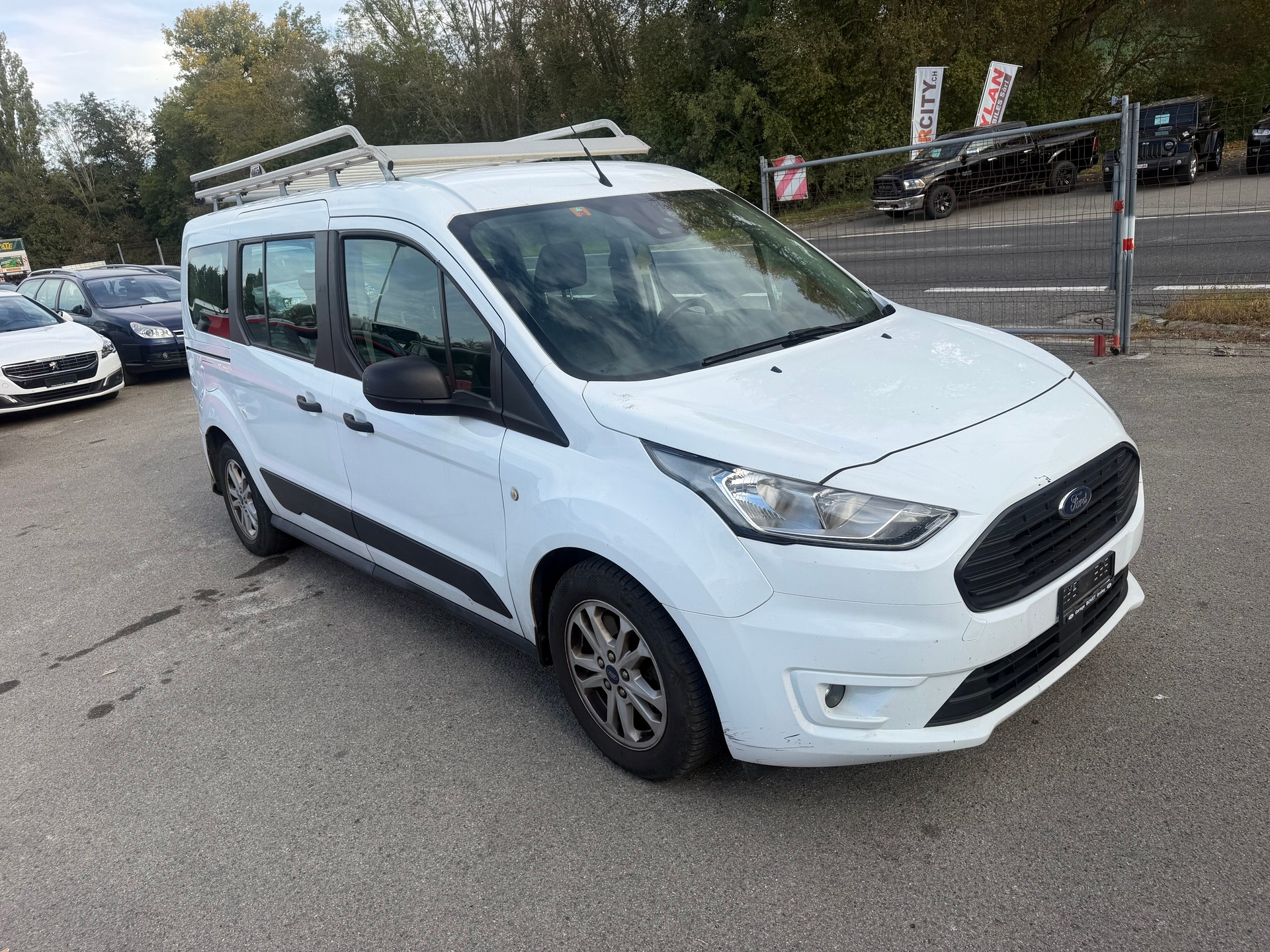FORD Grand Tourneo Connect 1.5 TDCi Trend-image-1