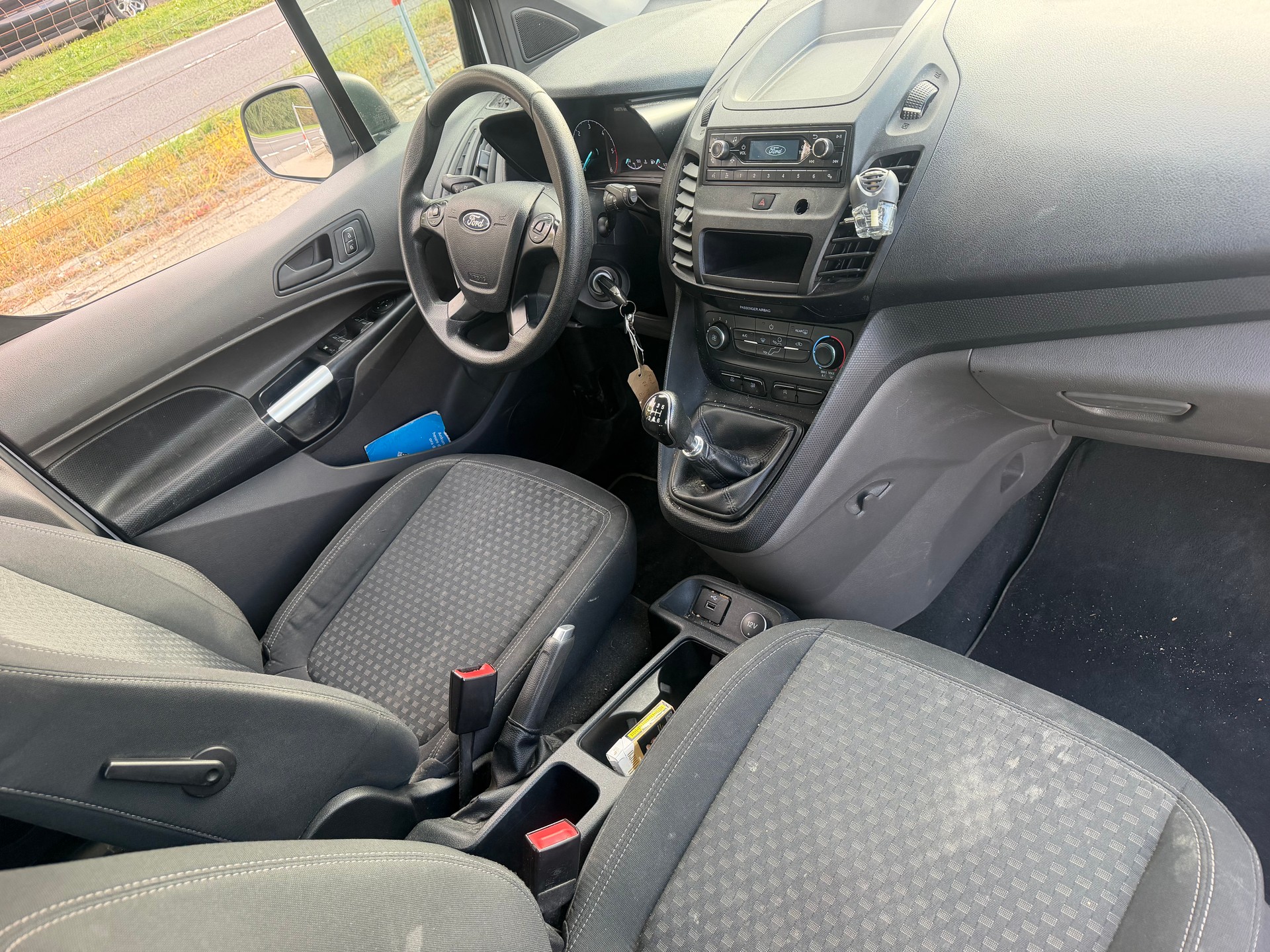 FORD Grand Tourneo Connect 1.5 TDCi Trend-image-3