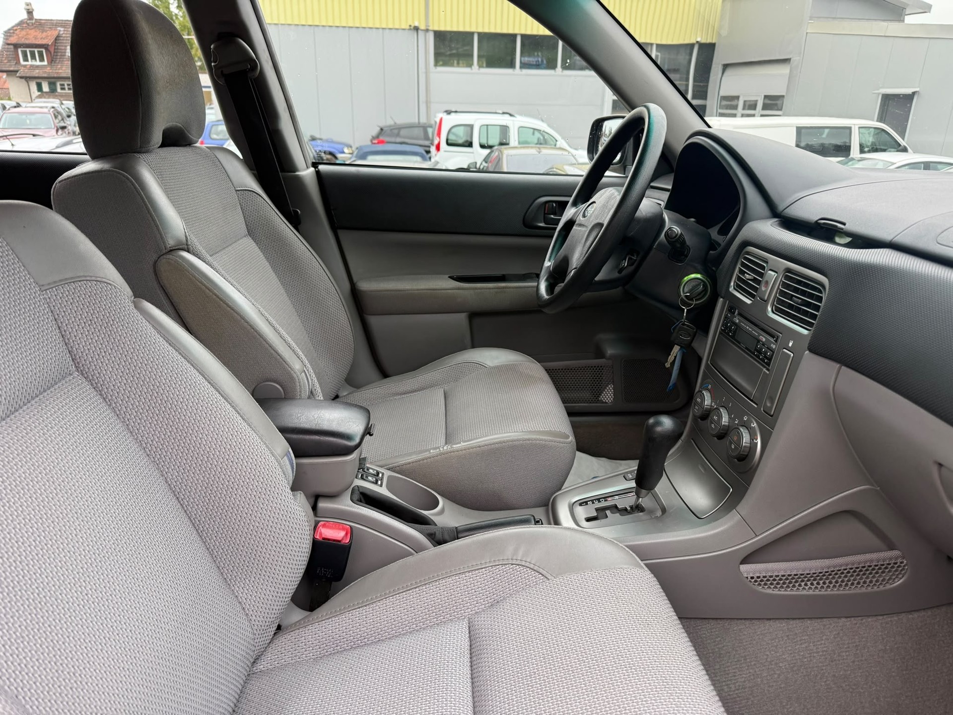 SUBARU Forester 2.0X Comfort Automatic-image-10