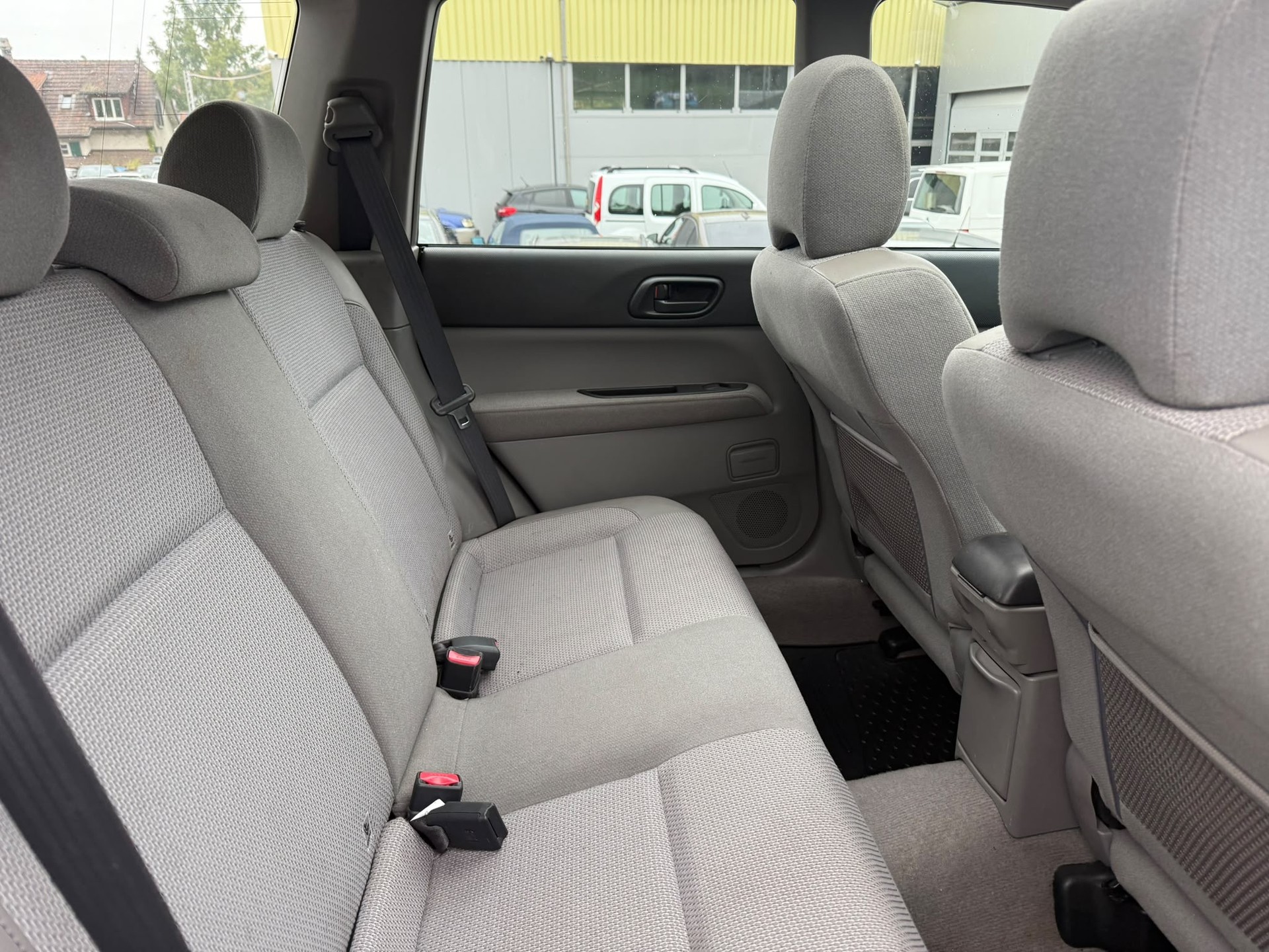 SUBARU Forester 2.0X Comfort Automatic-image-6