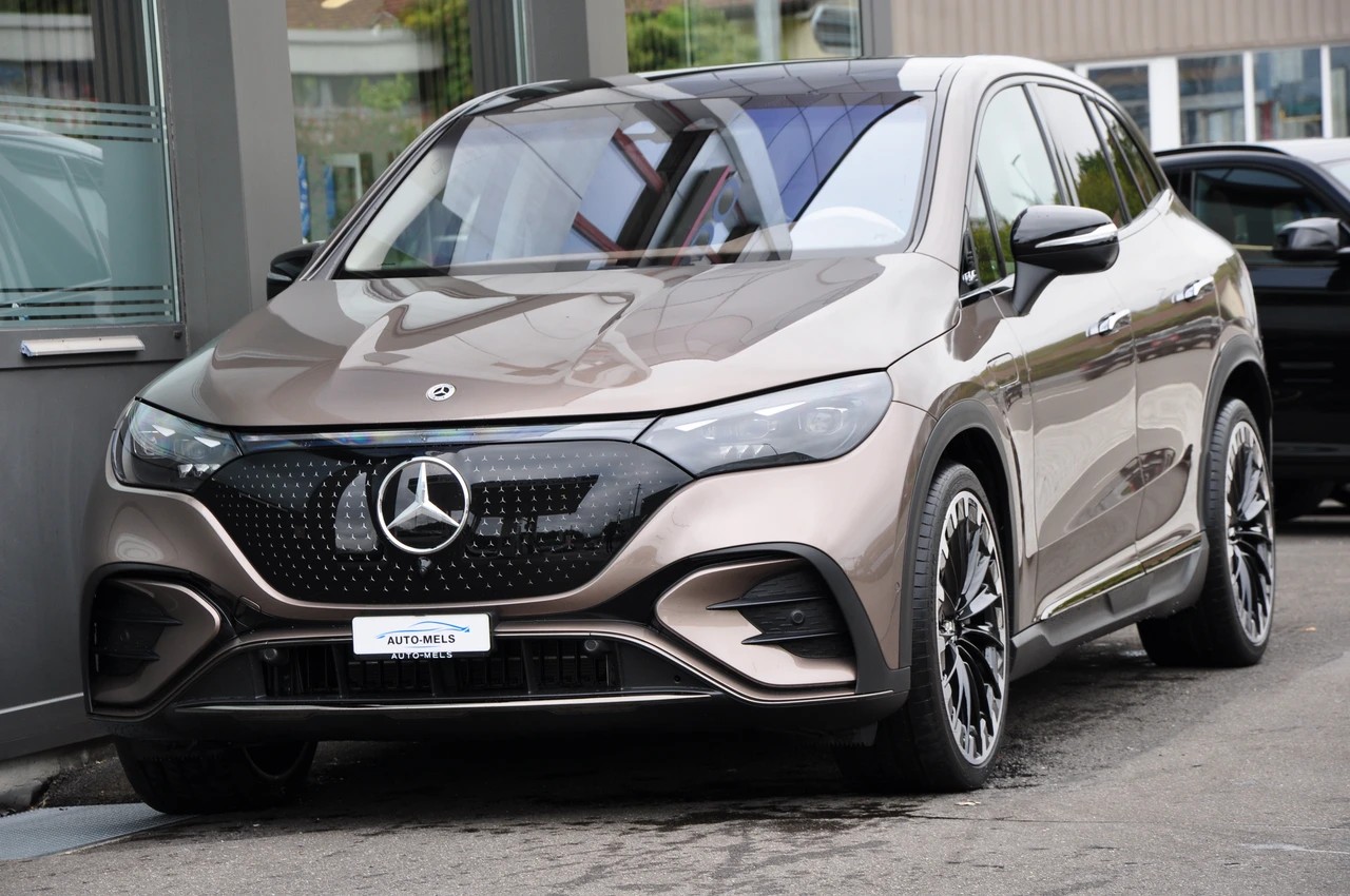 MERCEDES-BENZ EQE SUV 500 4 Matic Executive Edition AMG Line *VELVET BROWN MET.*-showroom-element-2