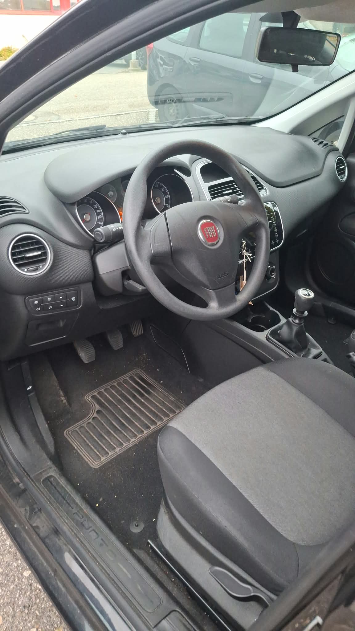 FIAT Punto 1.2 Young-image-5