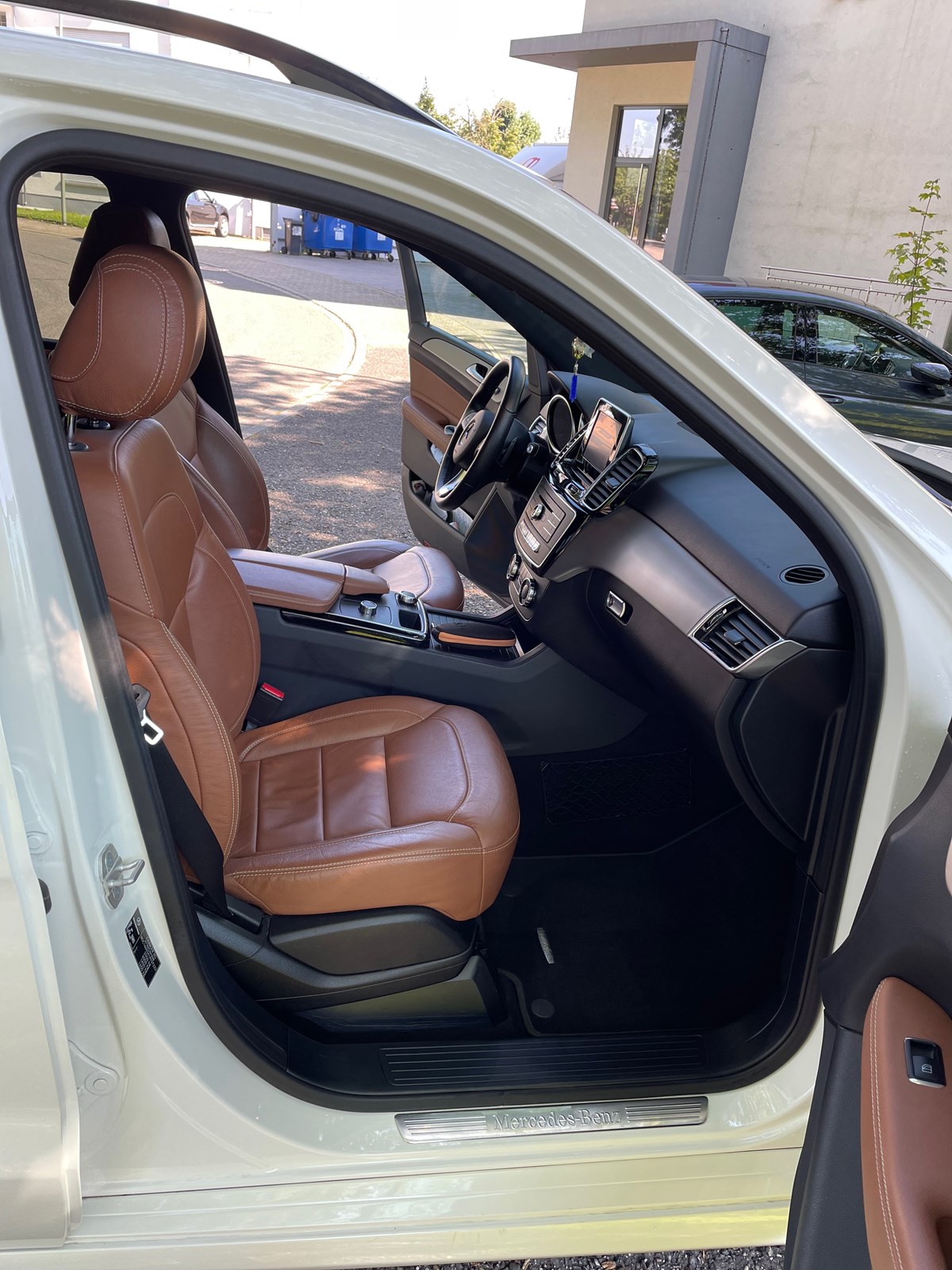 MERCEDES-BENZ GLE 350 d 4Matic 9G-Tronic-image-15