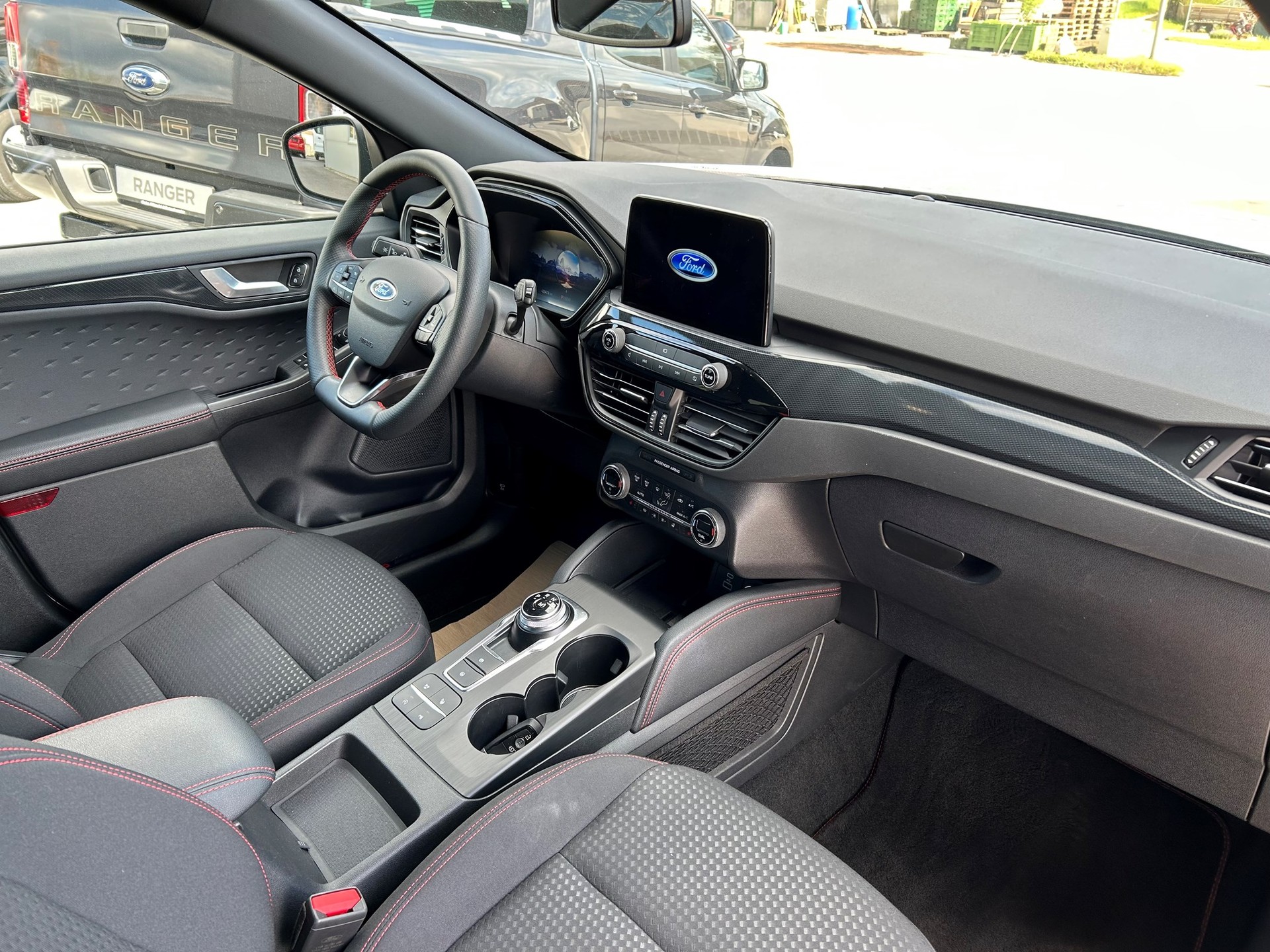 FORD Kuga 2.0 TDCi EcoBlue ST-Line 4WD Automat-image-4