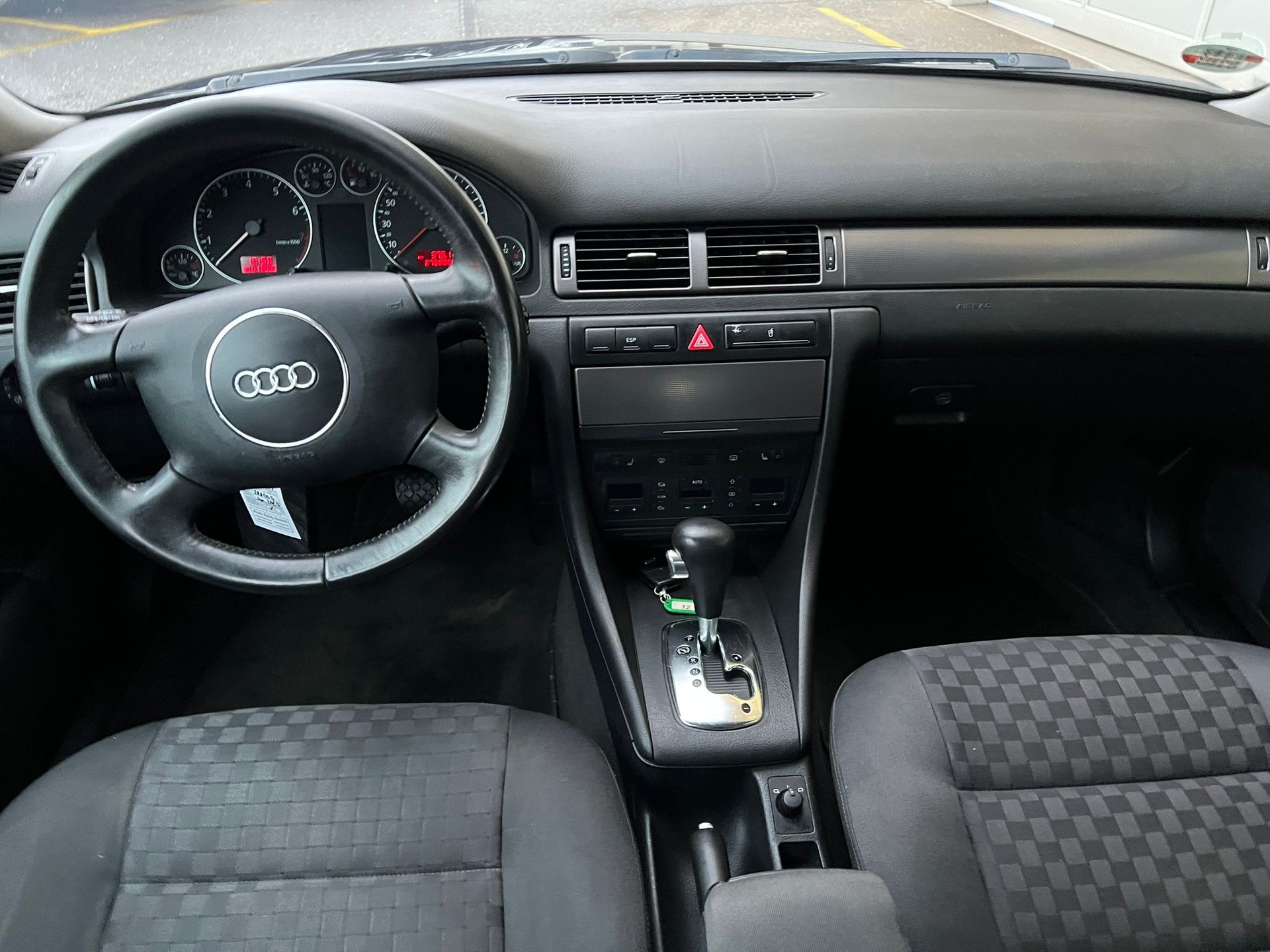 AUDI A6 Avant 3.0-image-7