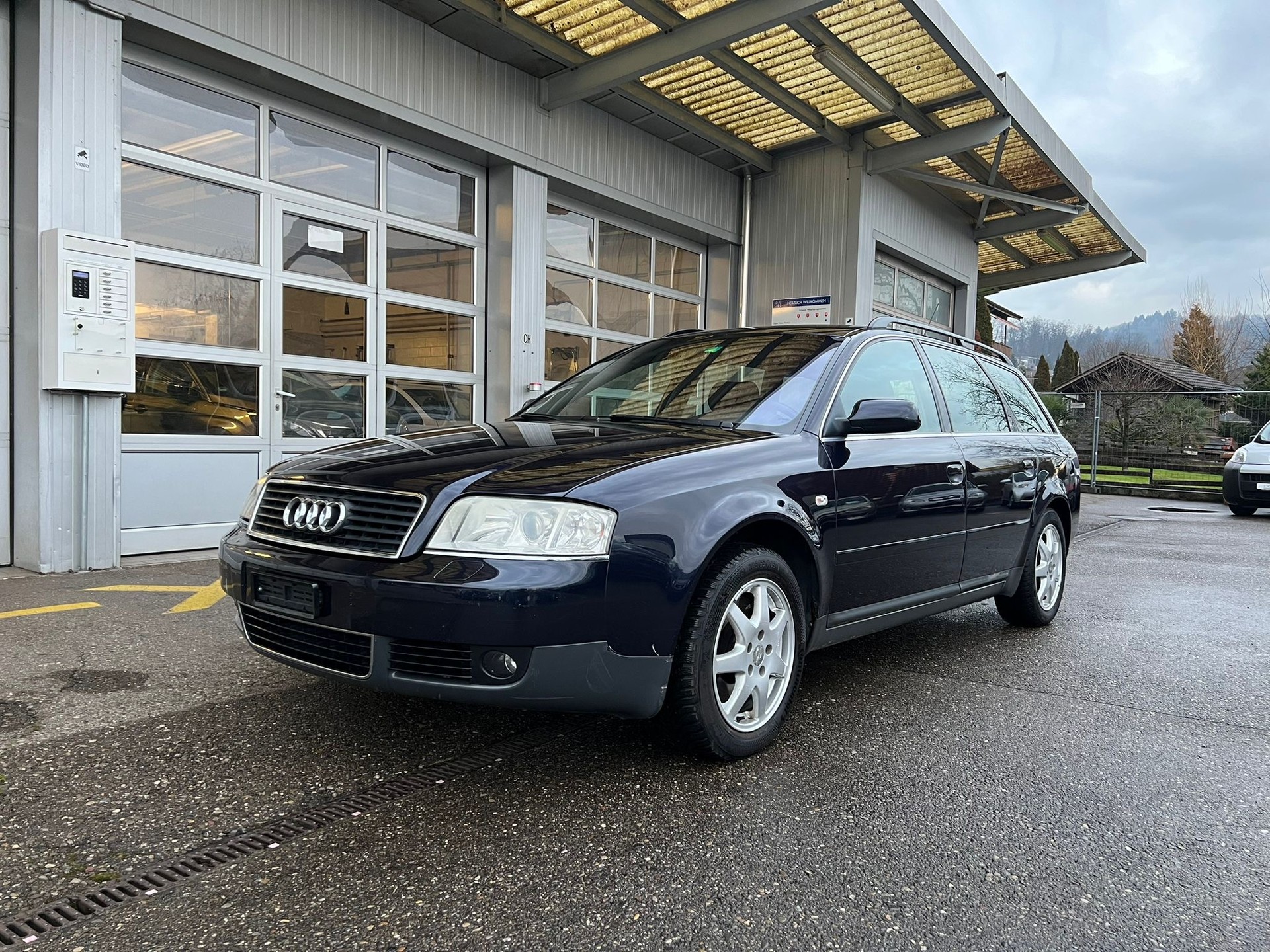 AUDI A6 Avant 3.0-image-0