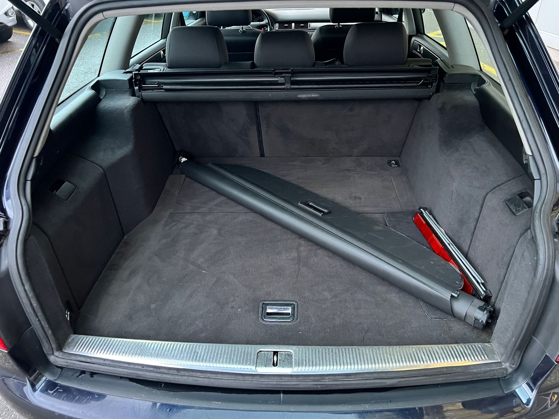 AUDI A6 Avant 3.0-image-12