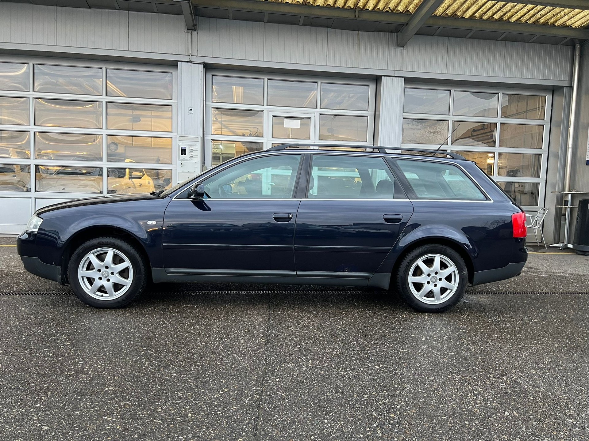 AUDI A6 Avant 3.0-image-3