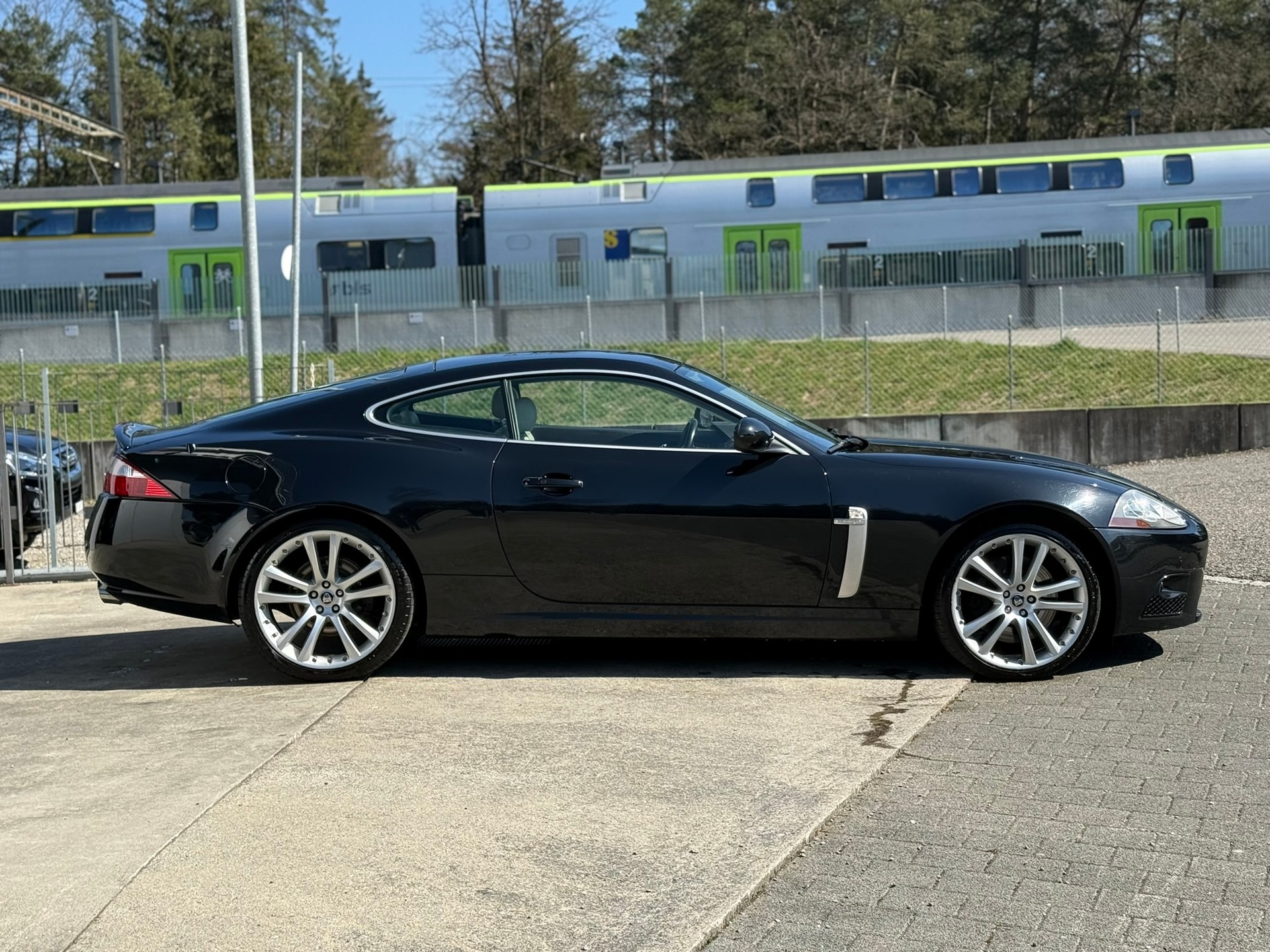 JAGUAR XKR 4.2 V8 SC Automatic-image-3