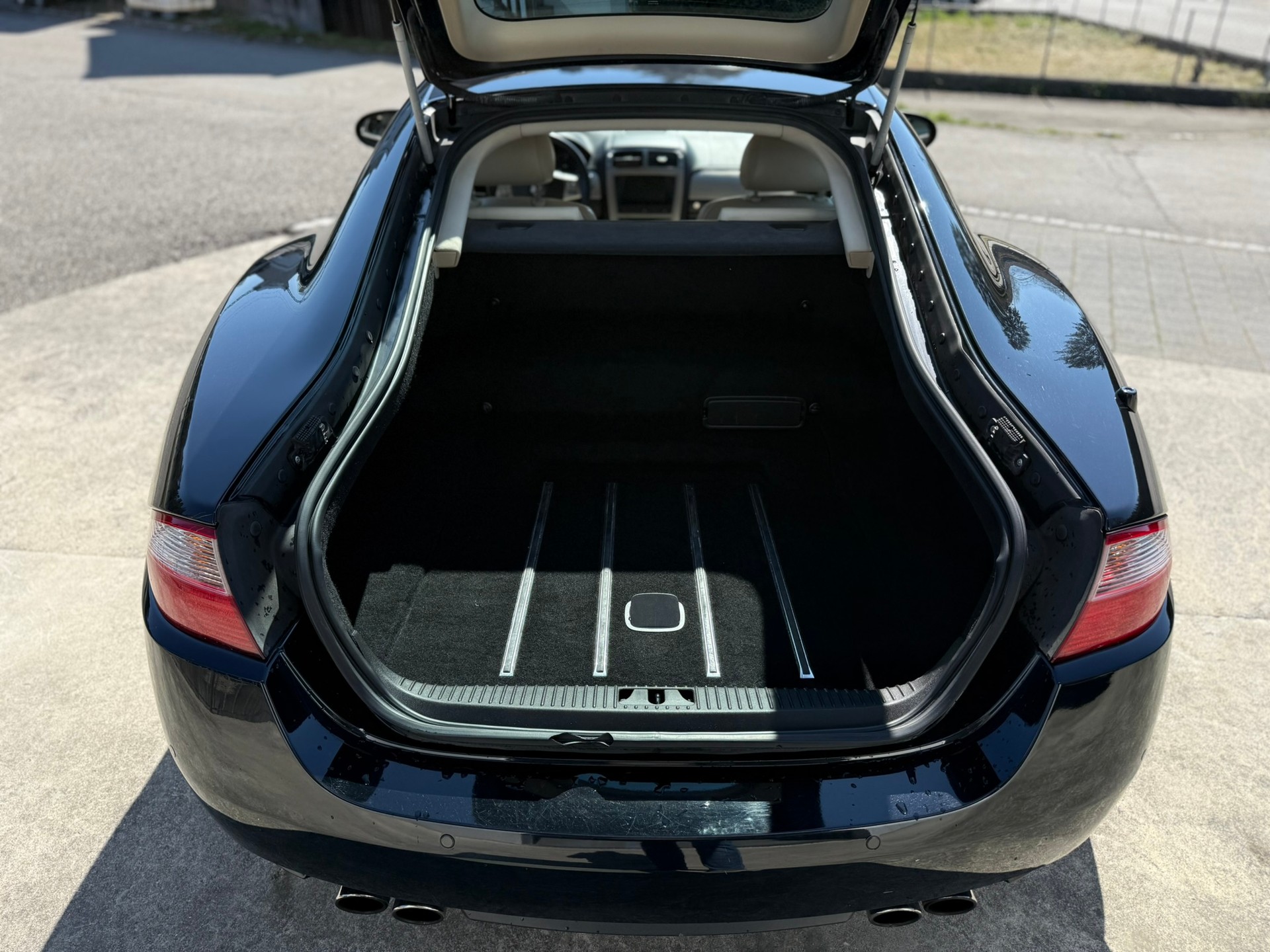JAGUAR XKR 4.2 V8 SC Automatic-image-13