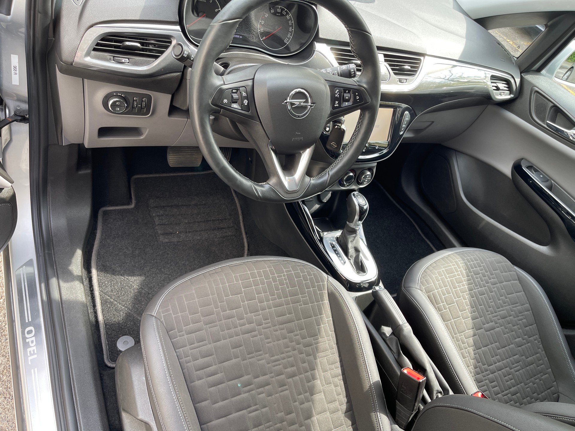 OPEL Corsa 1.4 TP Cosmo Automatic-image-6