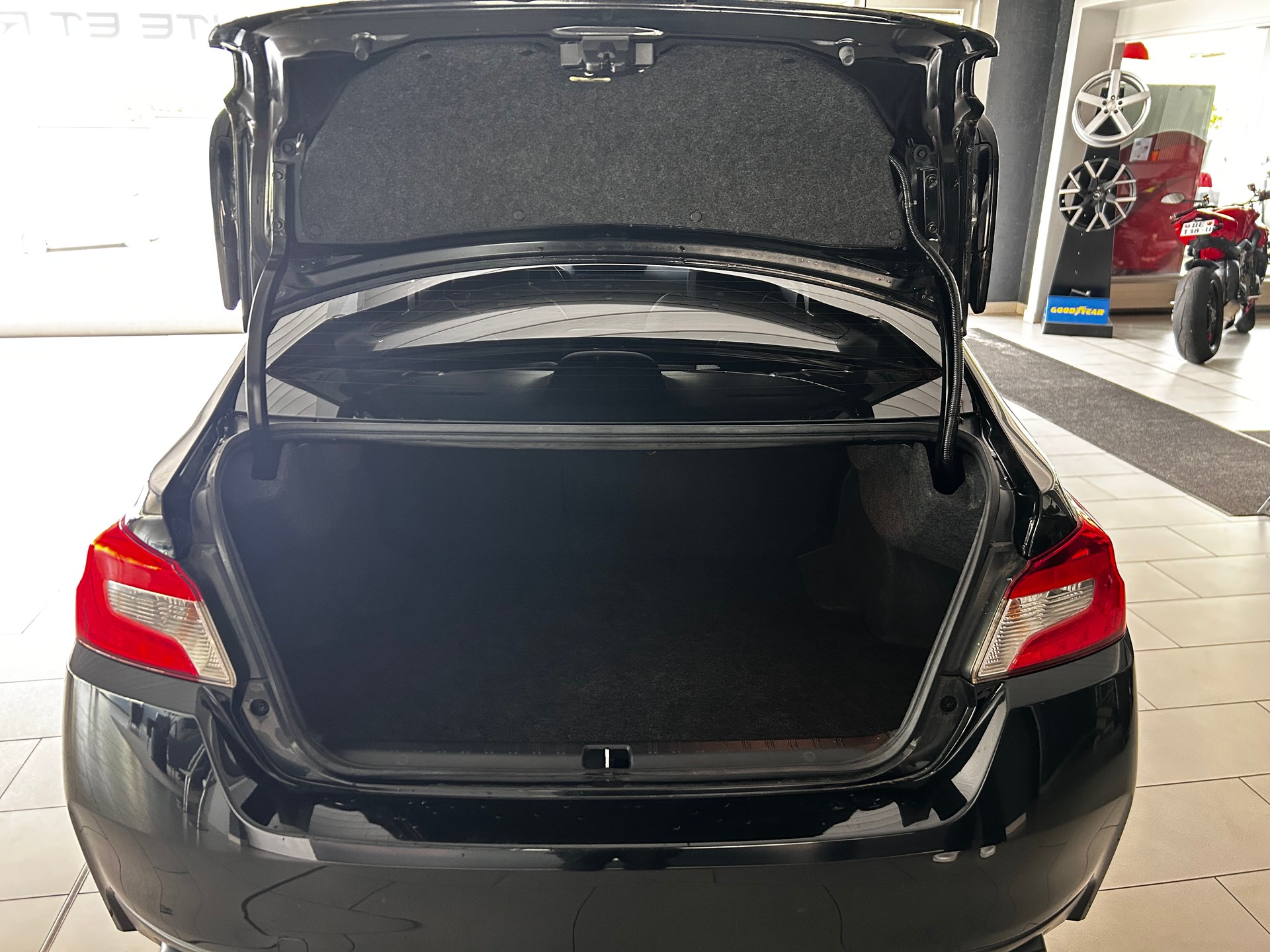 SUBARU WRX 2.5 Turbo 4WD STI Sport S-image-11