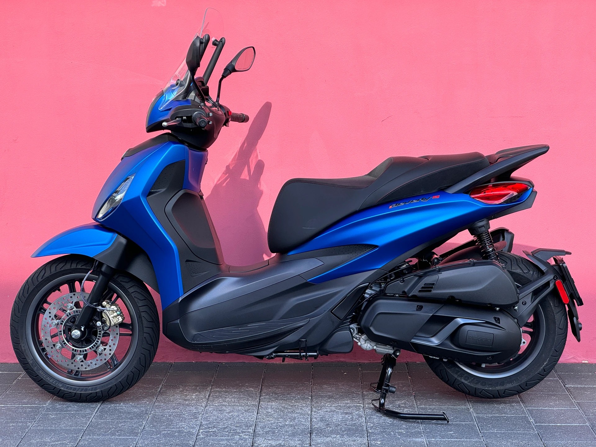 PIAGGIO Beverly 400 Sport-showroom-element-1