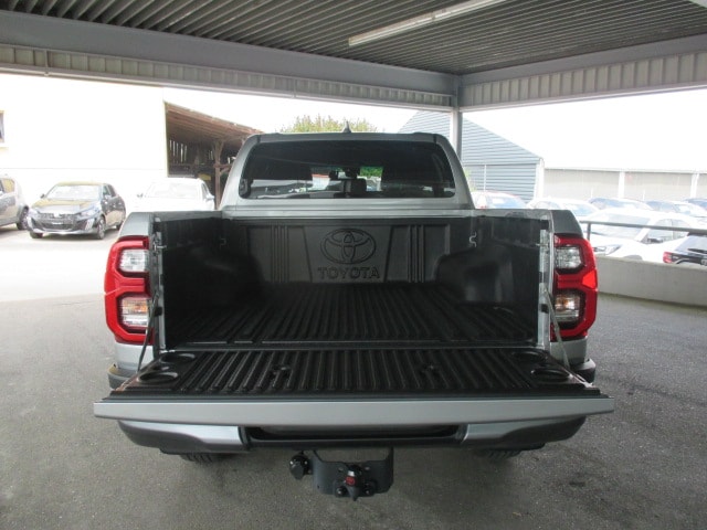 TOYOTA Hilux 2.8d MHEV Invincible Double Cab 4x4-image-9