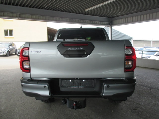 TOYOTA Hilux 2.8d MHEV Invincible Double Cab 4x4-image-8