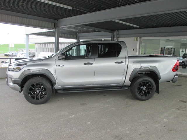 TOYOTA Hilux 2.8d MHEV Invincible Double Cab 4x4-image-1